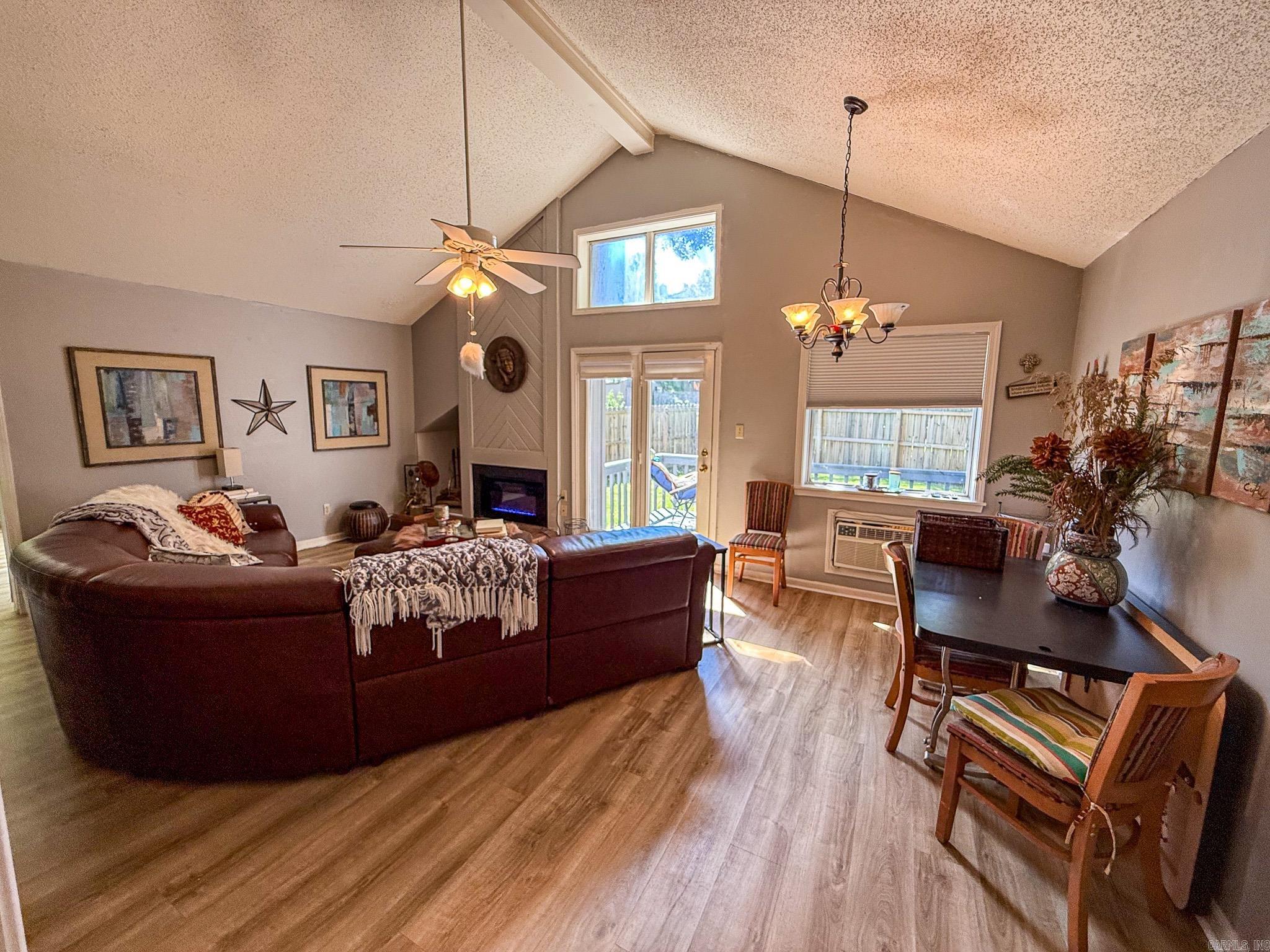 SHADOW RIDGE VILLAS - Residential