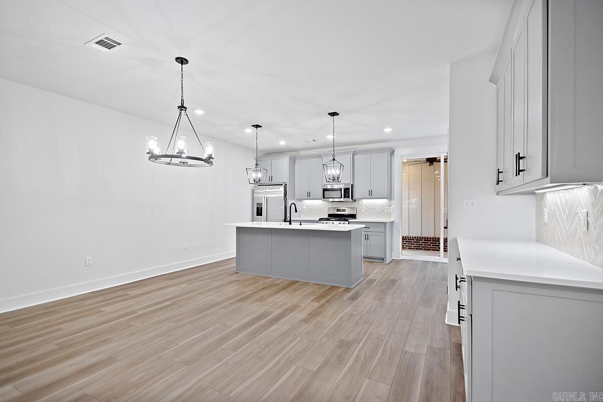 MIDTOWN BRYANT - Residential