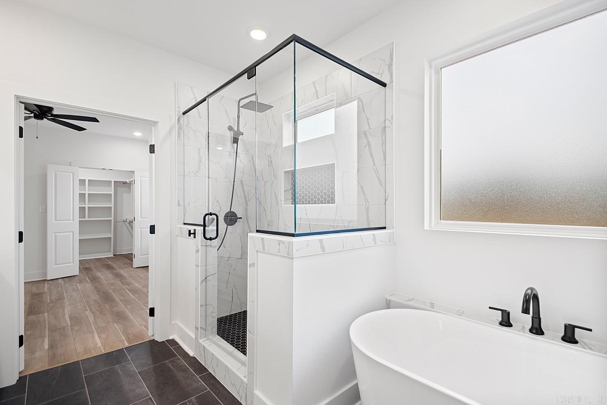 MIDTOWN BRYANT - Residential