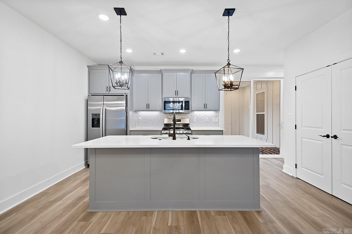 MIDTOWN BRYANT - Residential