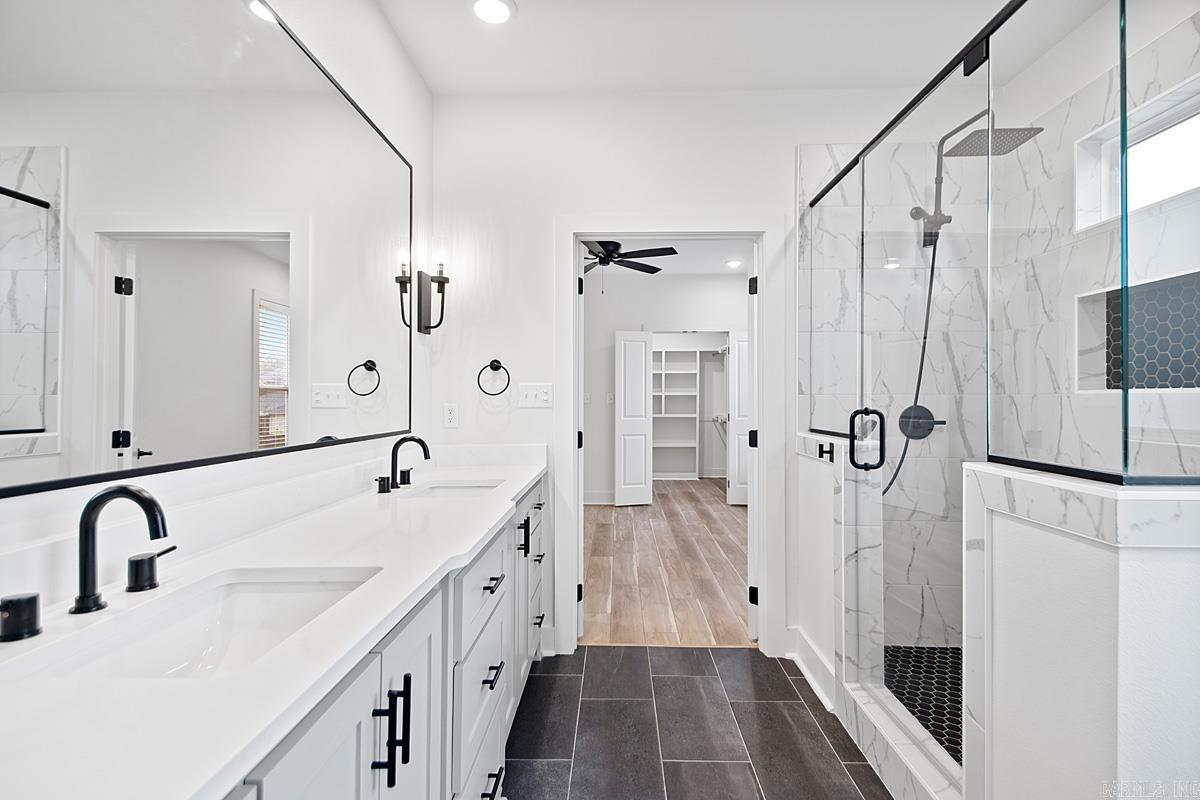 MIDTOWN BRYANT - Residential