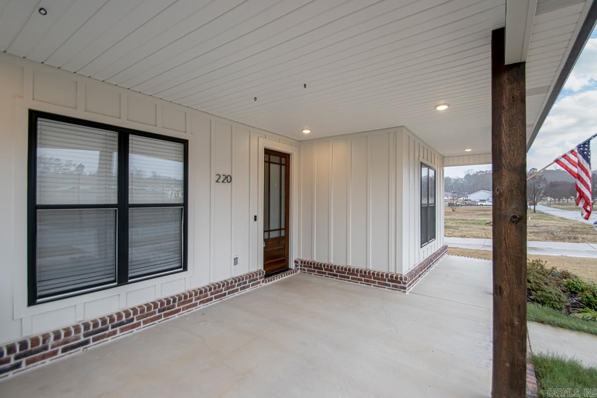 MIDTOWN BRYANT - Residential