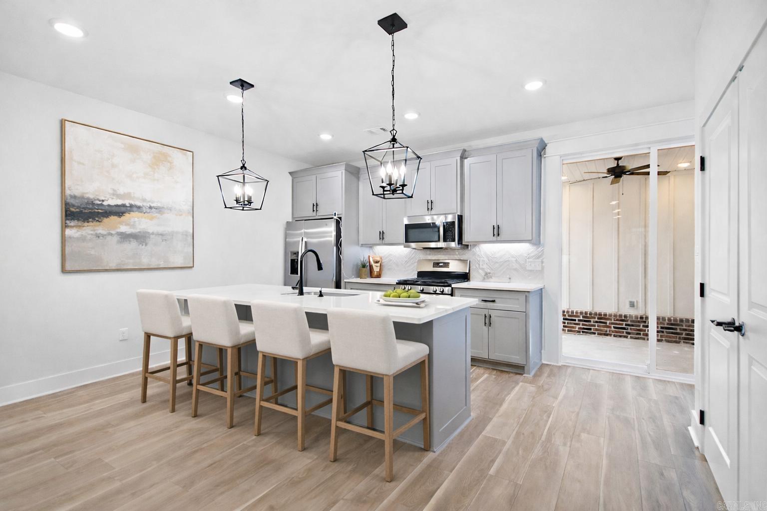 MIDTOWN BRYANT - Residential