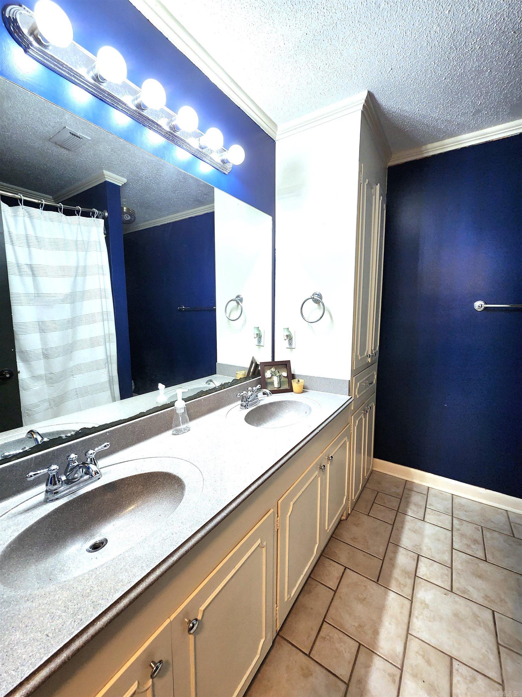 Thompson Heights 5th - Residential