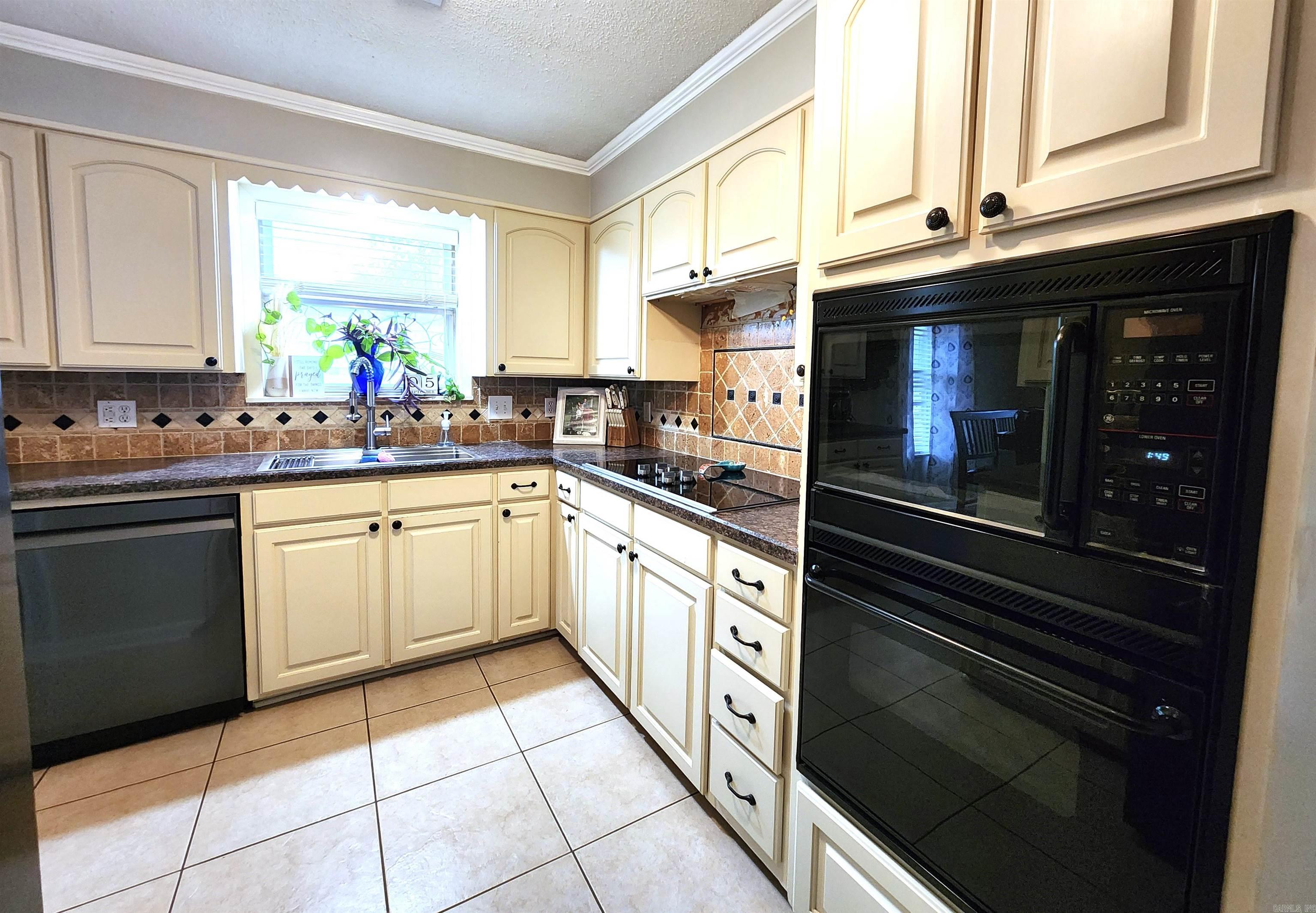 Thompson Heights 5th - Residential