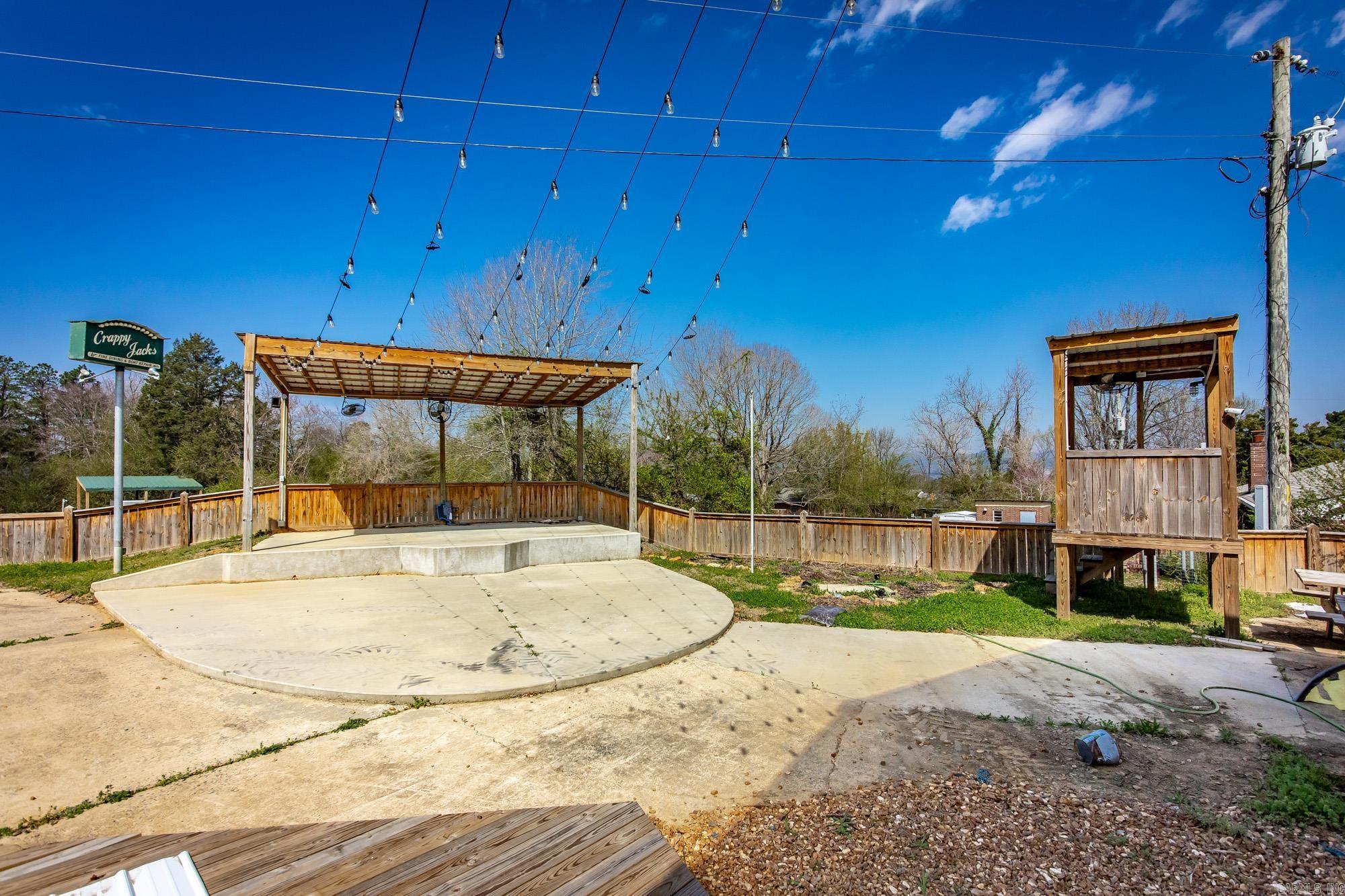 City of Clinton - Commercial Sale