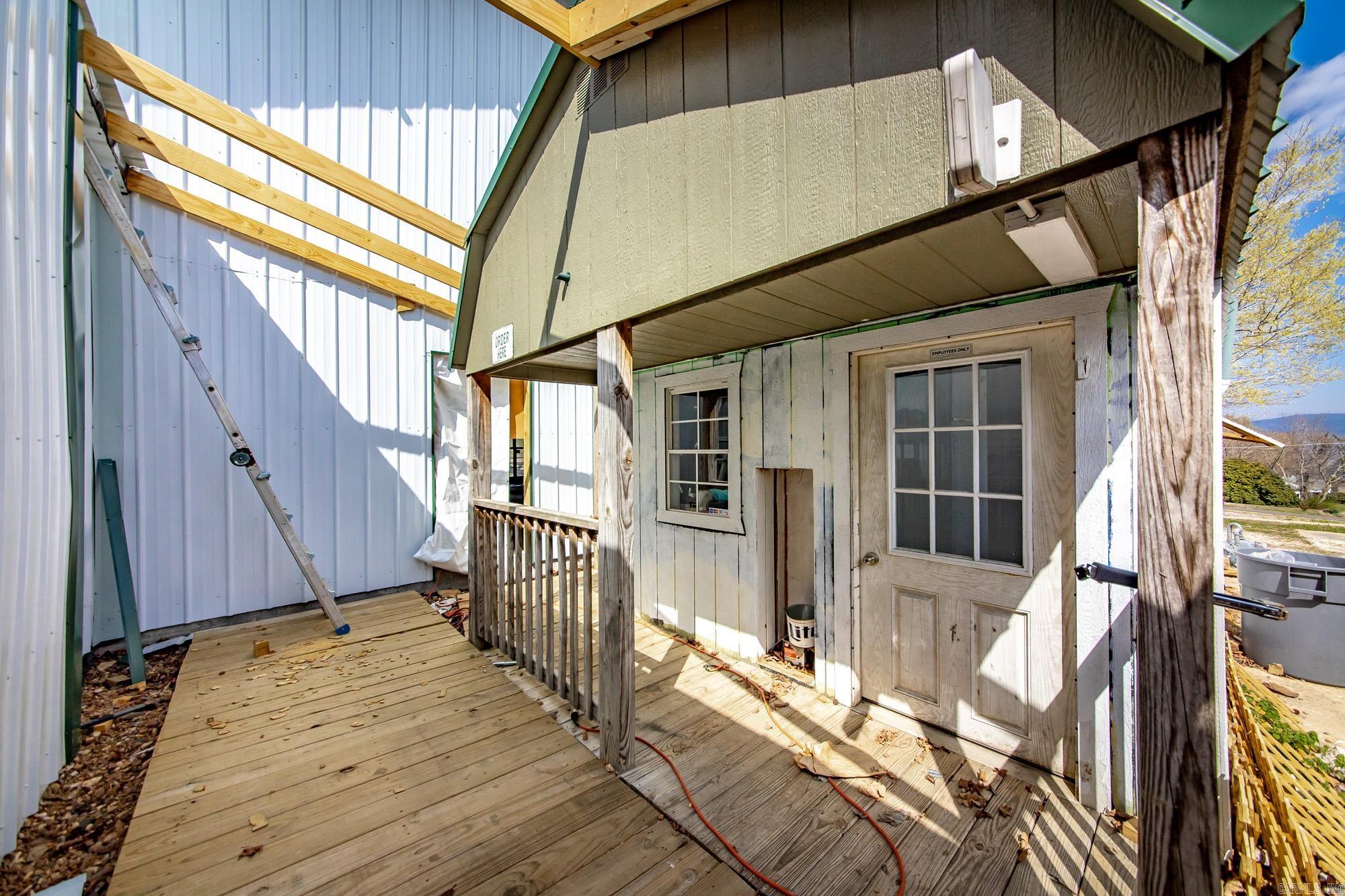 City of Clinton - Commercial Sale