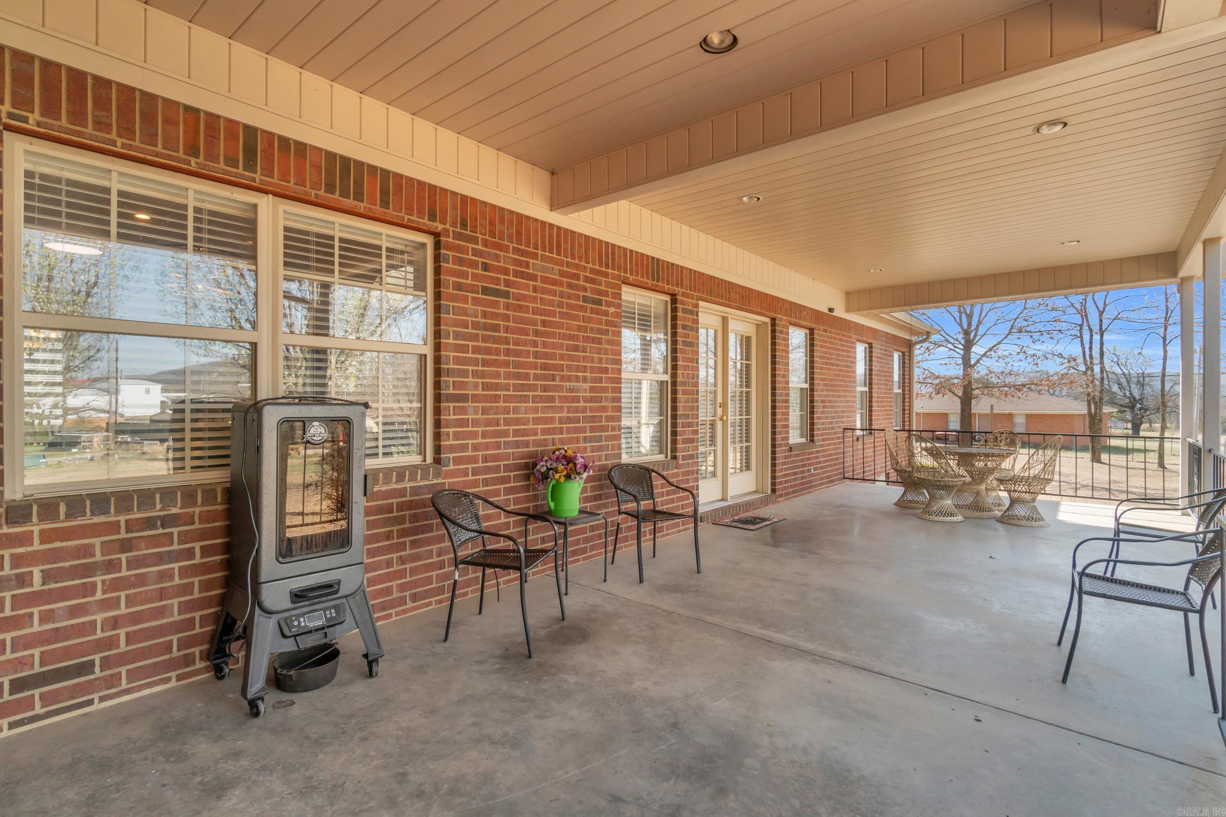 EAST SIDE - Residential