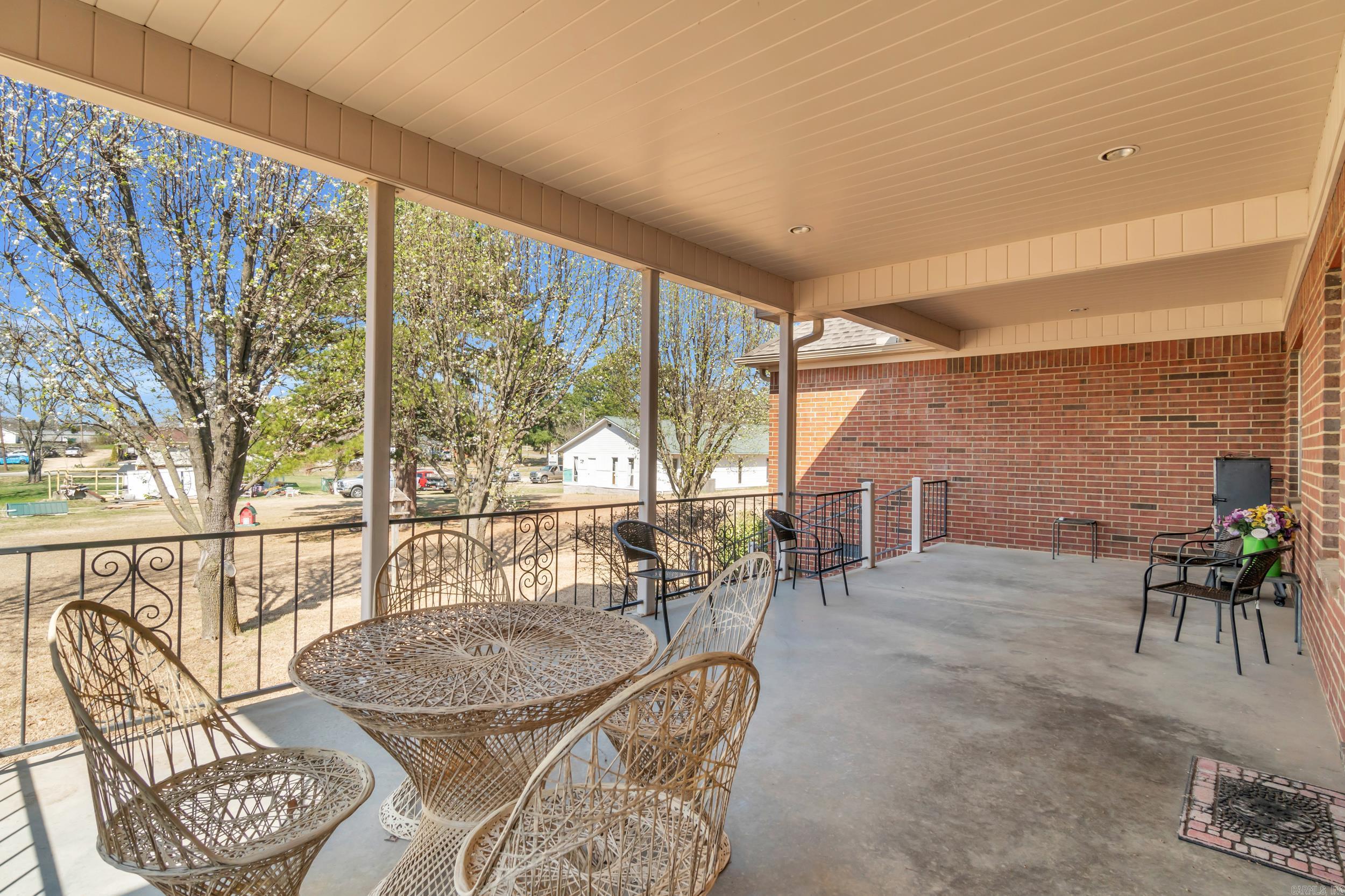 EAST SIDE - Residential