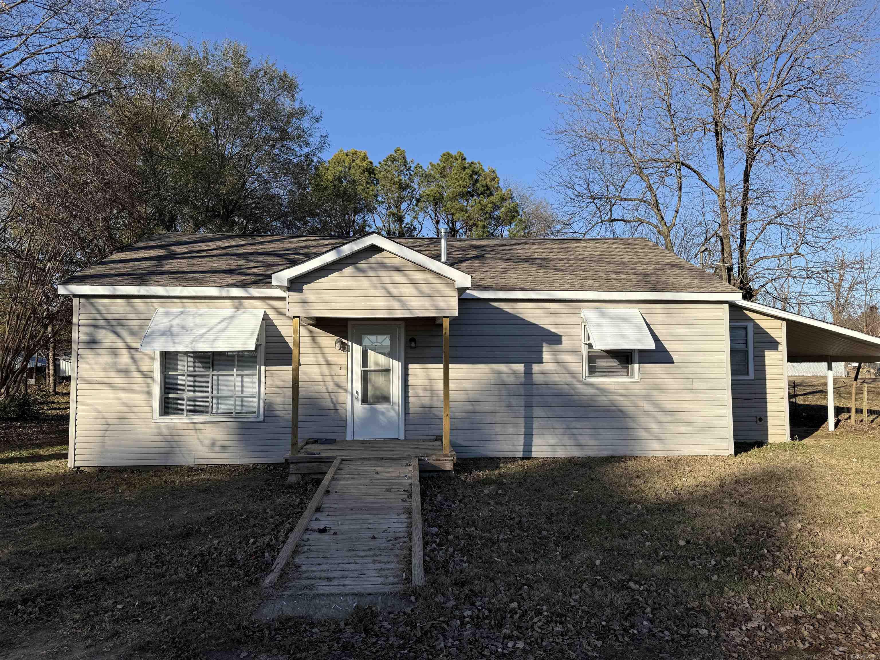 REPLAT E1/2 LOT 5 COBB & LEE - Residential