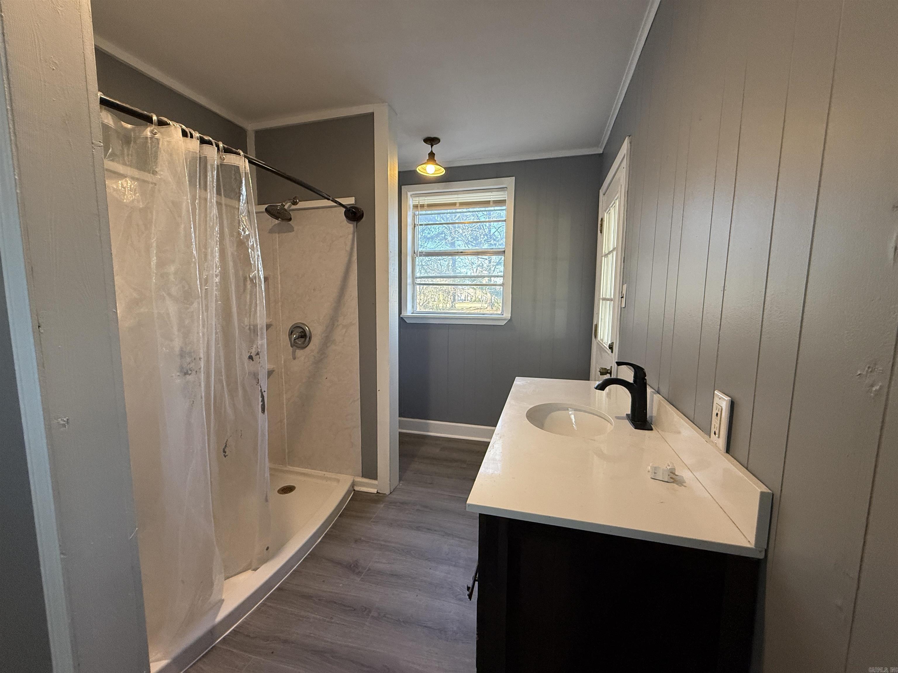 REPLAT E1/2 LOT 5 COBB & LEE - Residential