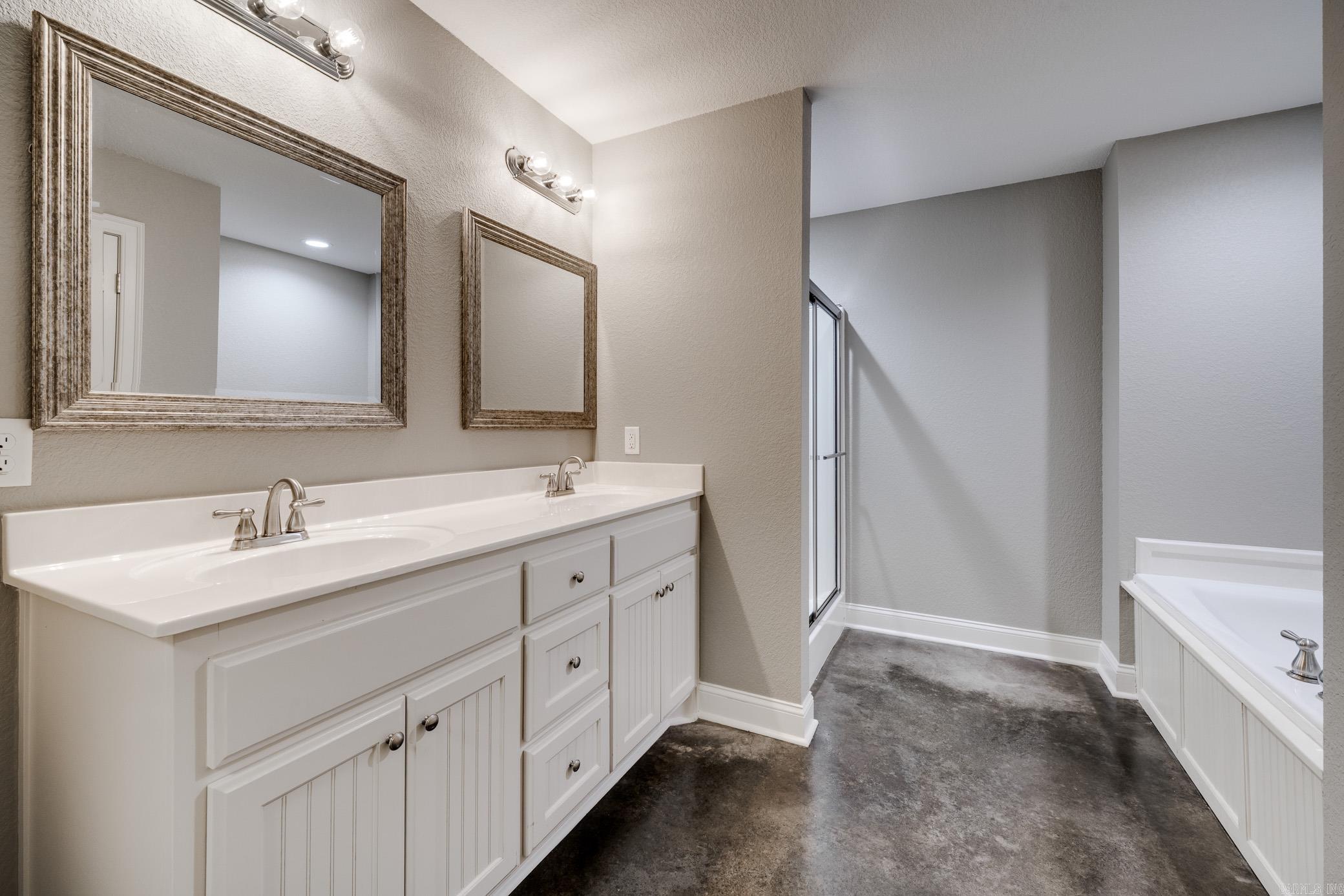 SPRING VALLEY - Residential