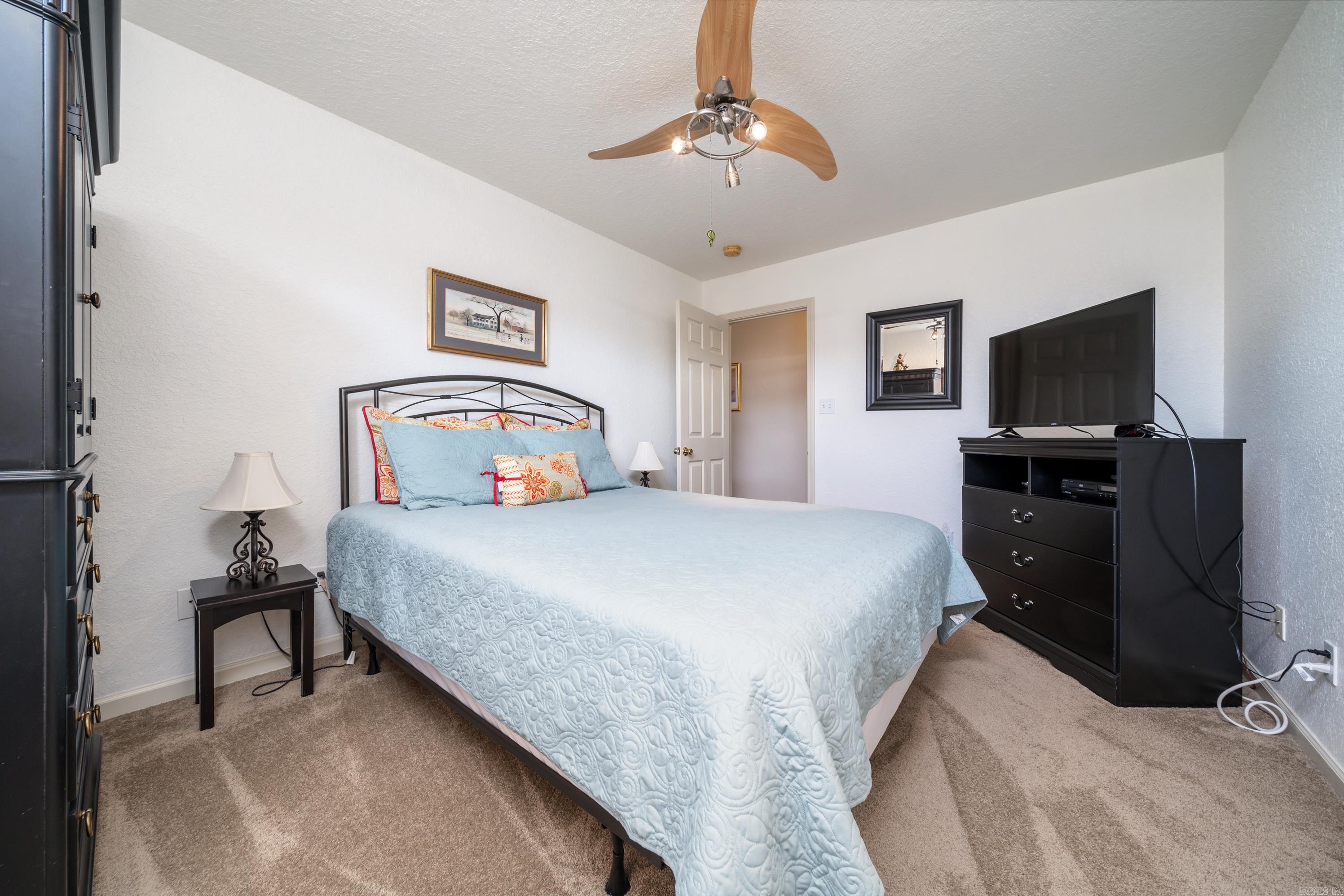 WOODLANDS EDGE - Residential