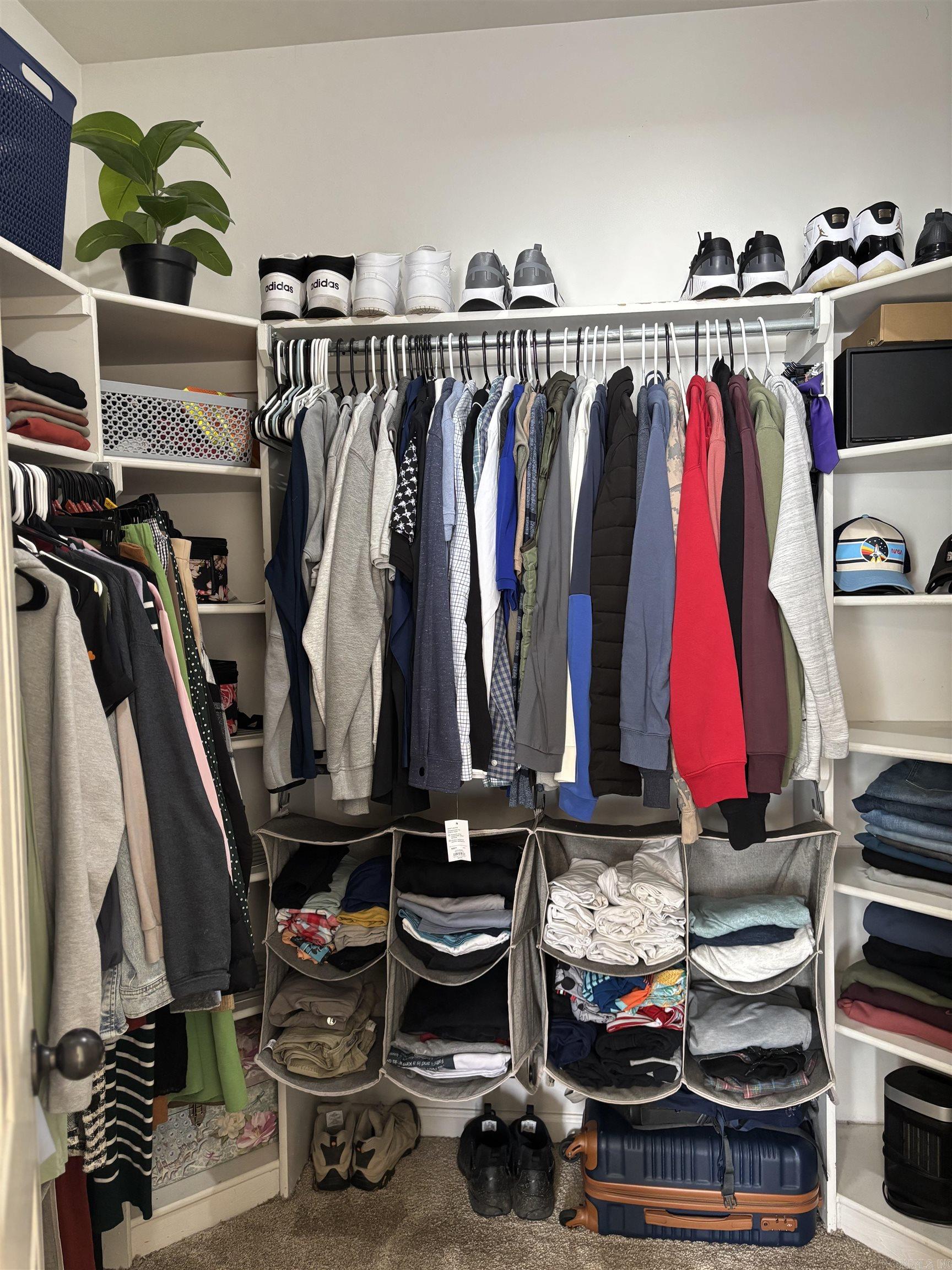 EDGEWATER ADDN - Residential