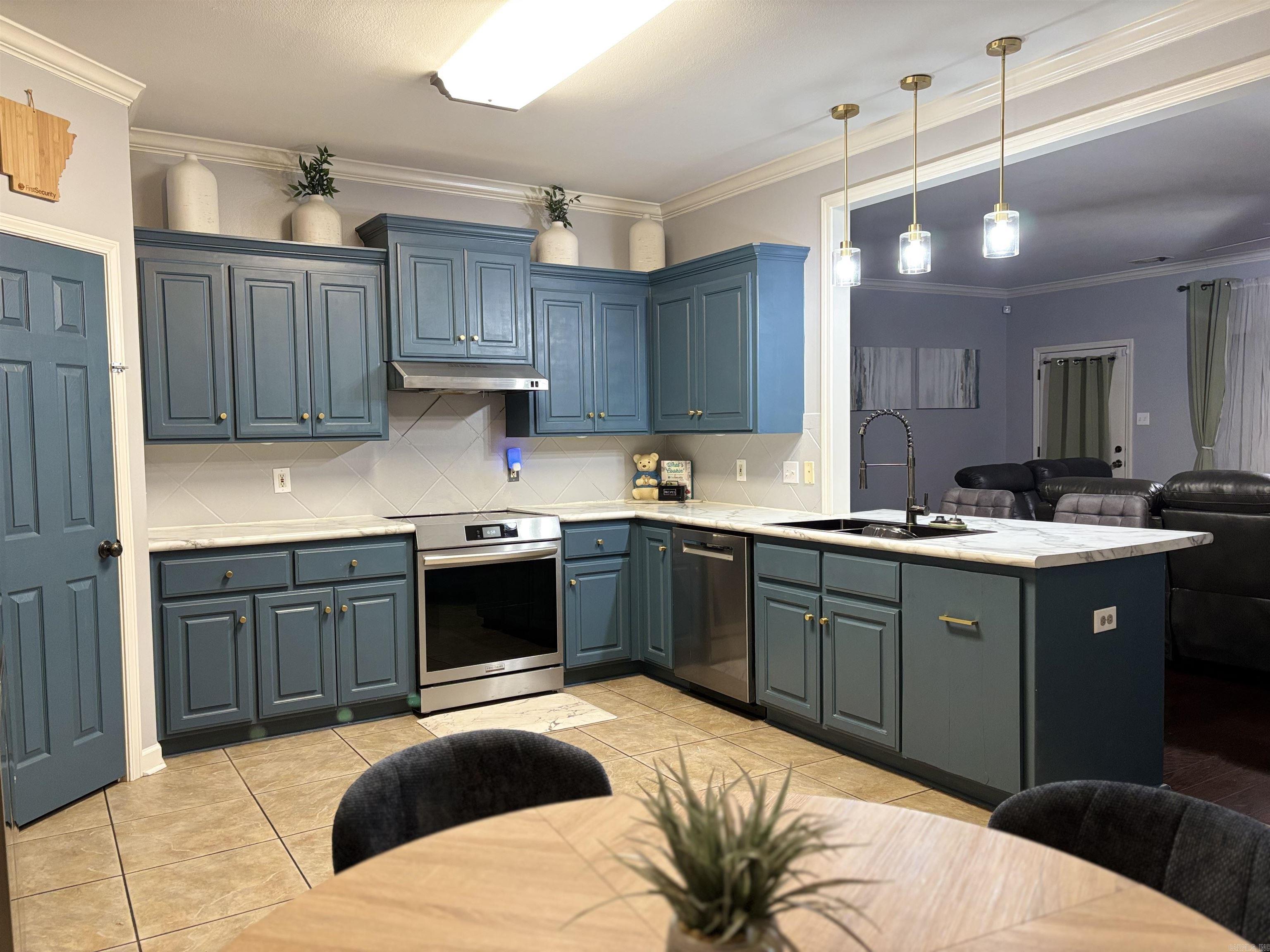 EDGEWATER ADDN - Residential