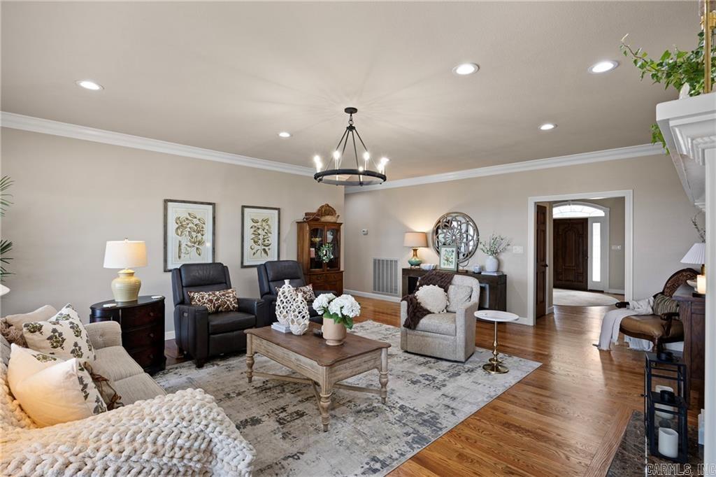 CLIFF & STREAM - Residential