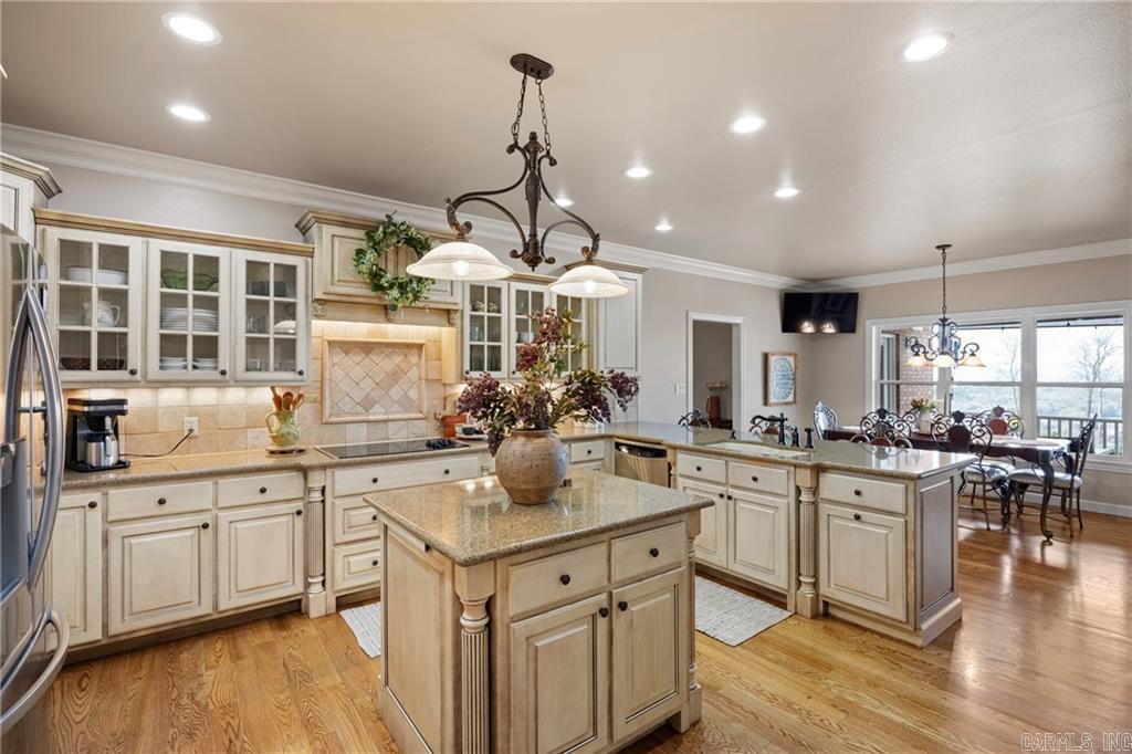 CLIFF & STREAM - Residential