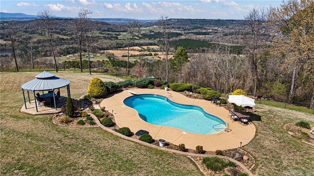 CLIFF & STREAM - Residential