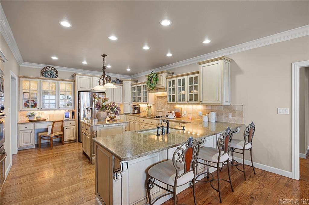 CLIFF & STREAM - Residential