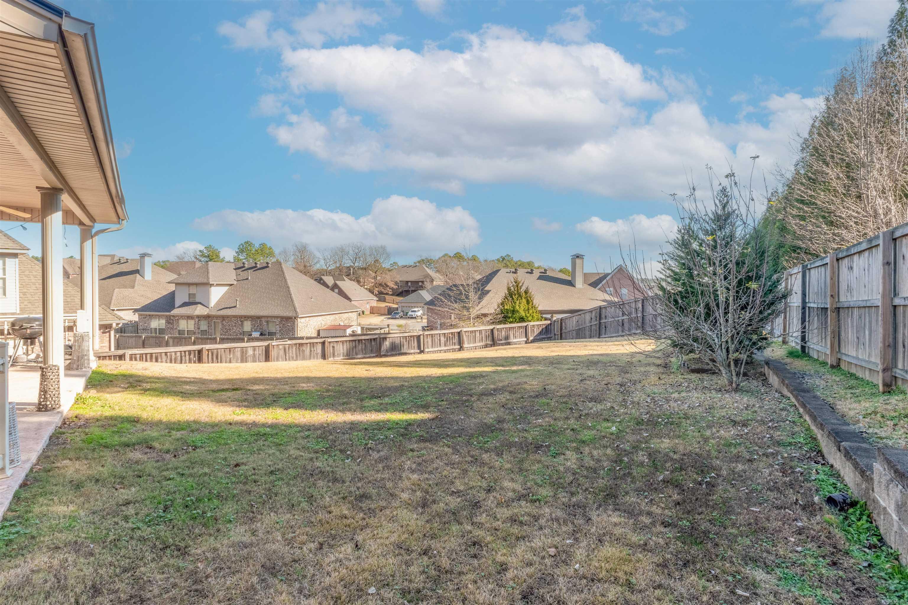 CAPITOL LAKES ESTATES - Residential