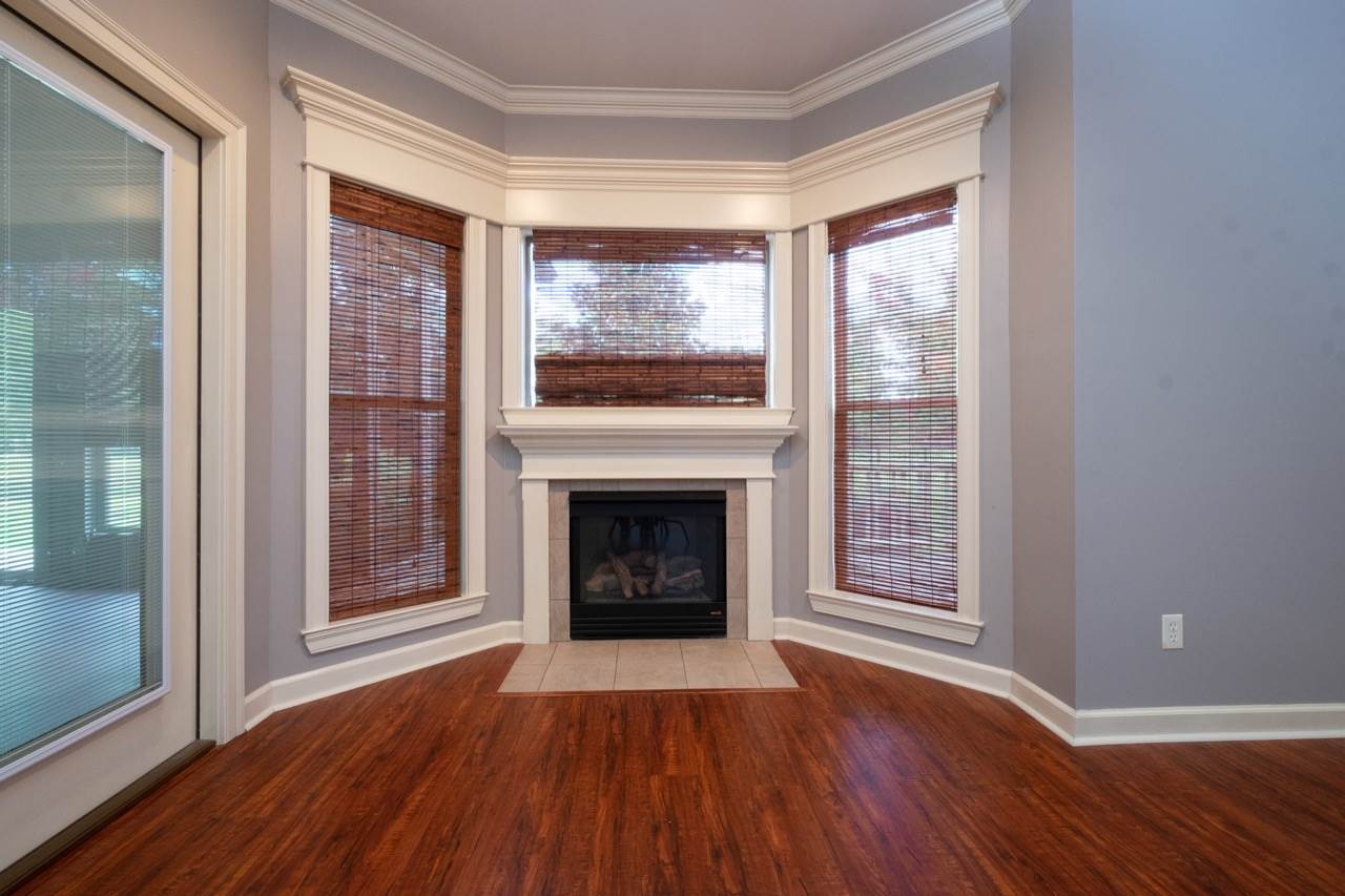 COUNTRY CLUB OF ARK THE - Residential