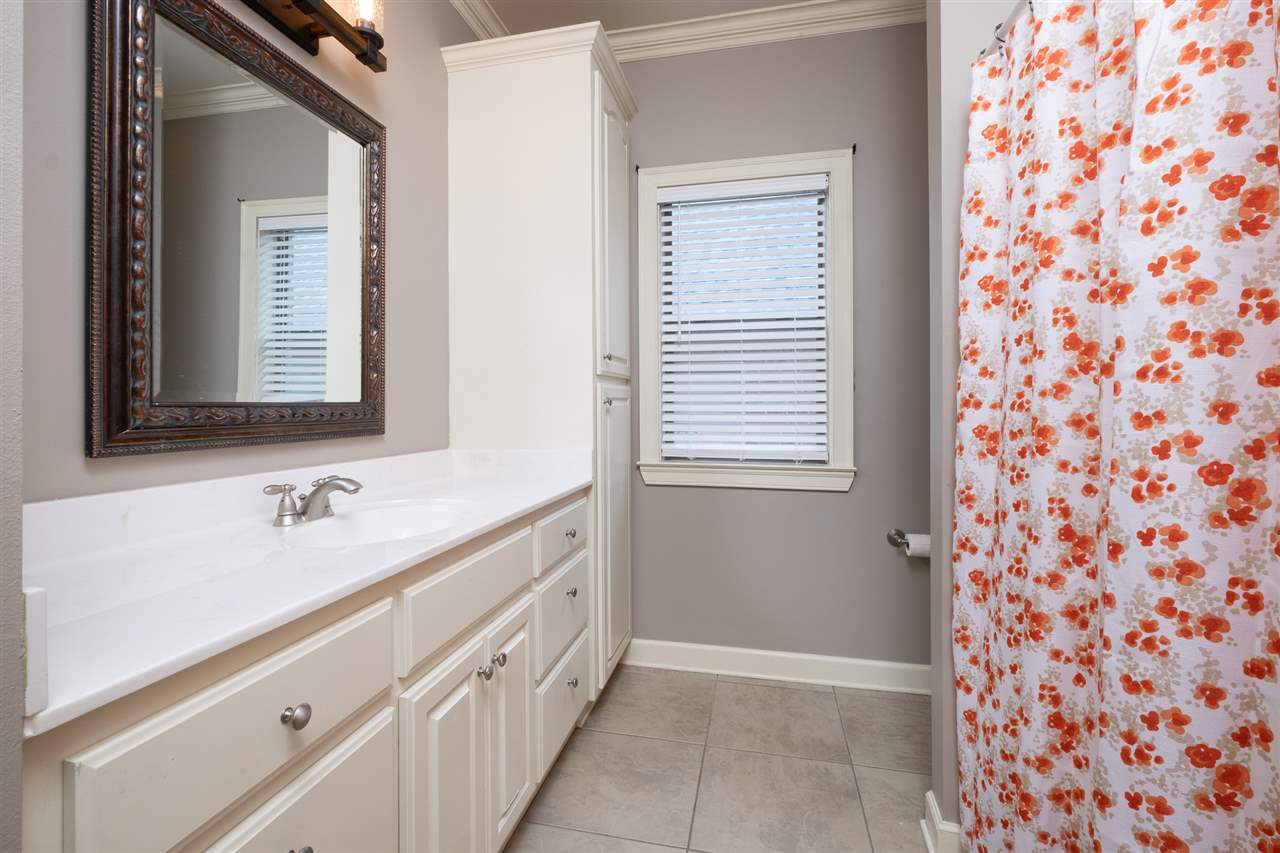 COUNTRY CLUB OF ARK THE - Residential