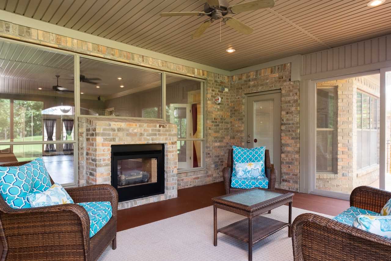 COUNTRY CLUB OF ARK THE - Residential