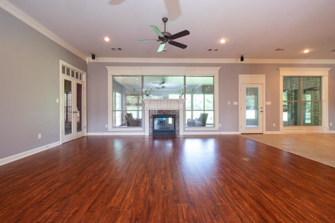 COUNTRY CLUB OF ARK THE - Residential