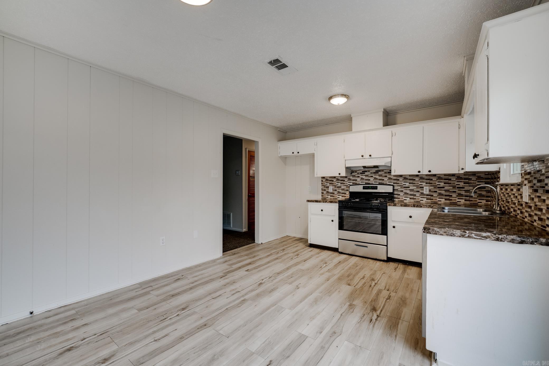 HICKMAN & MCCONNELL - Residential