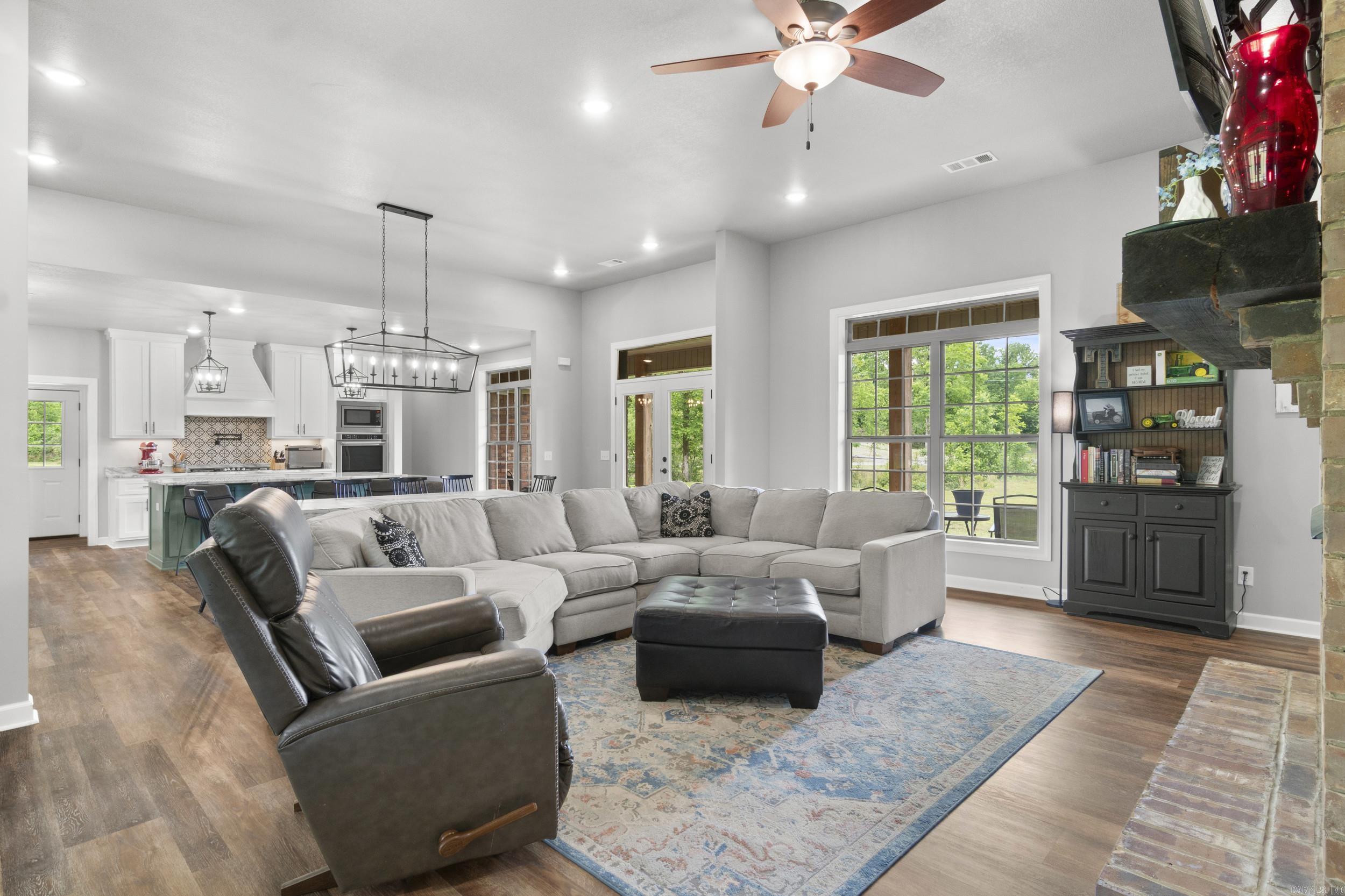 HUNTERS REST CORP - Residential