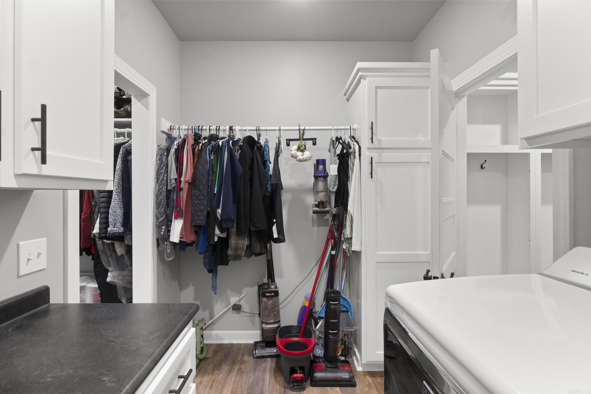 HUNTERS REST CORP - Residential