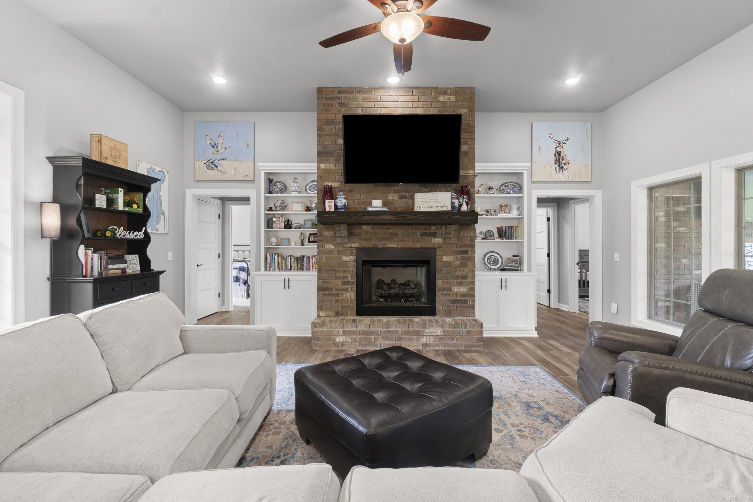 HUNTERS REST CORP - Residential