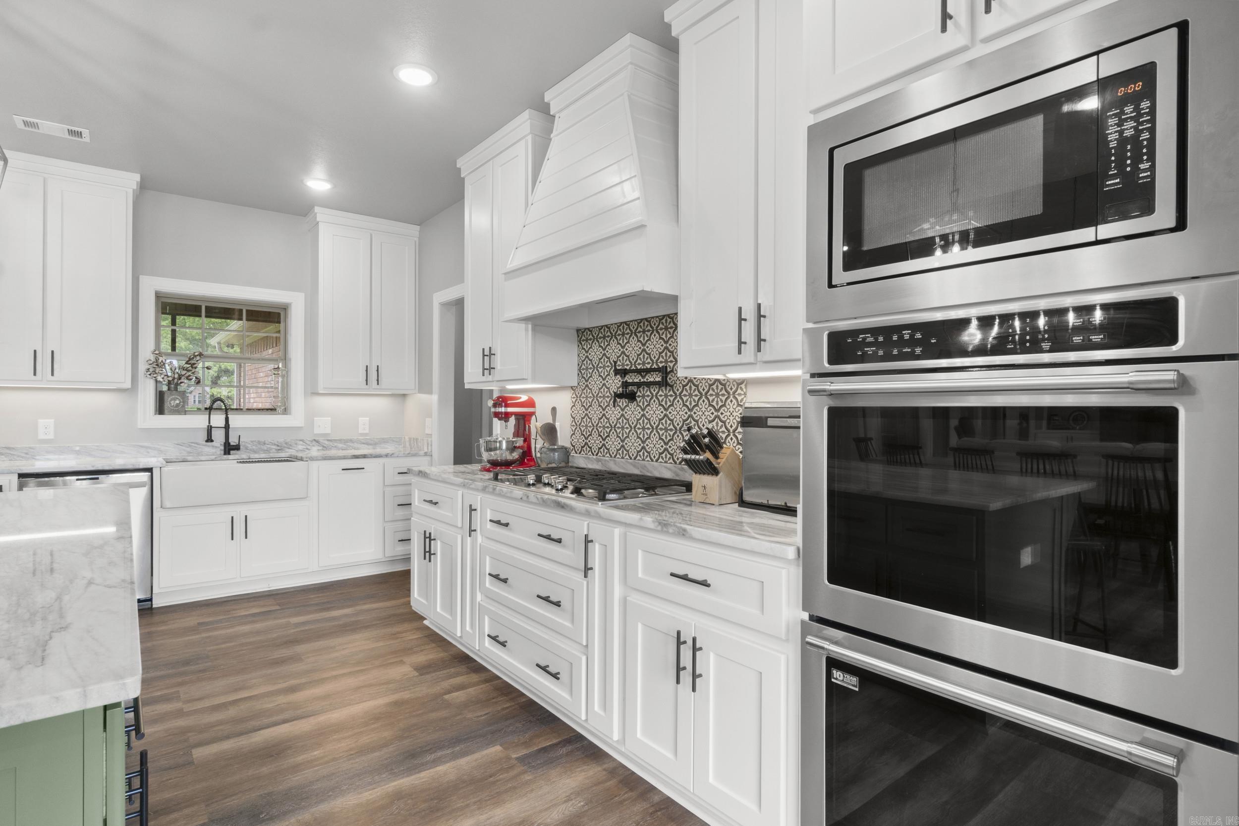 HUNTERS REST CORP - Residential