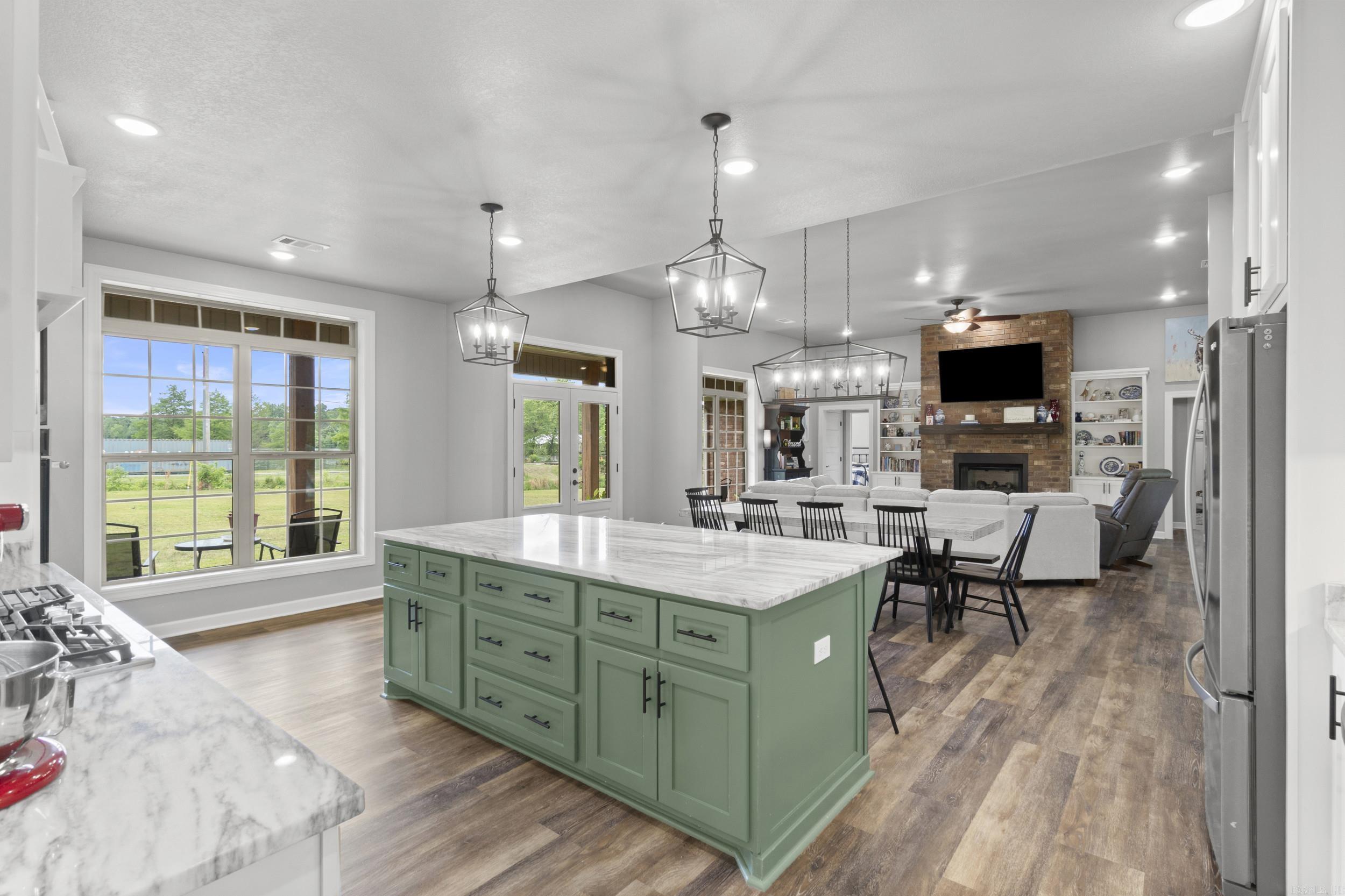 HUNTERS REST CORP - Residential