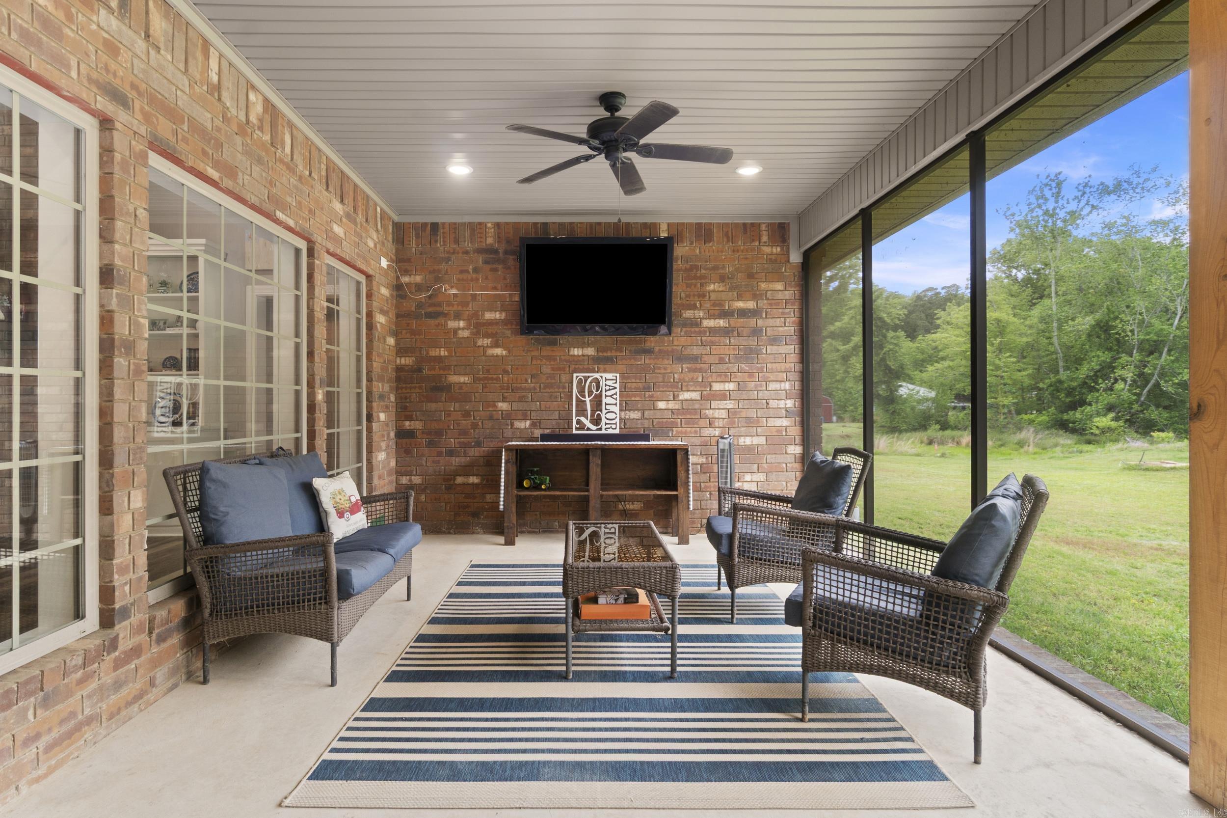 HUNTERS REST CORP - Residential