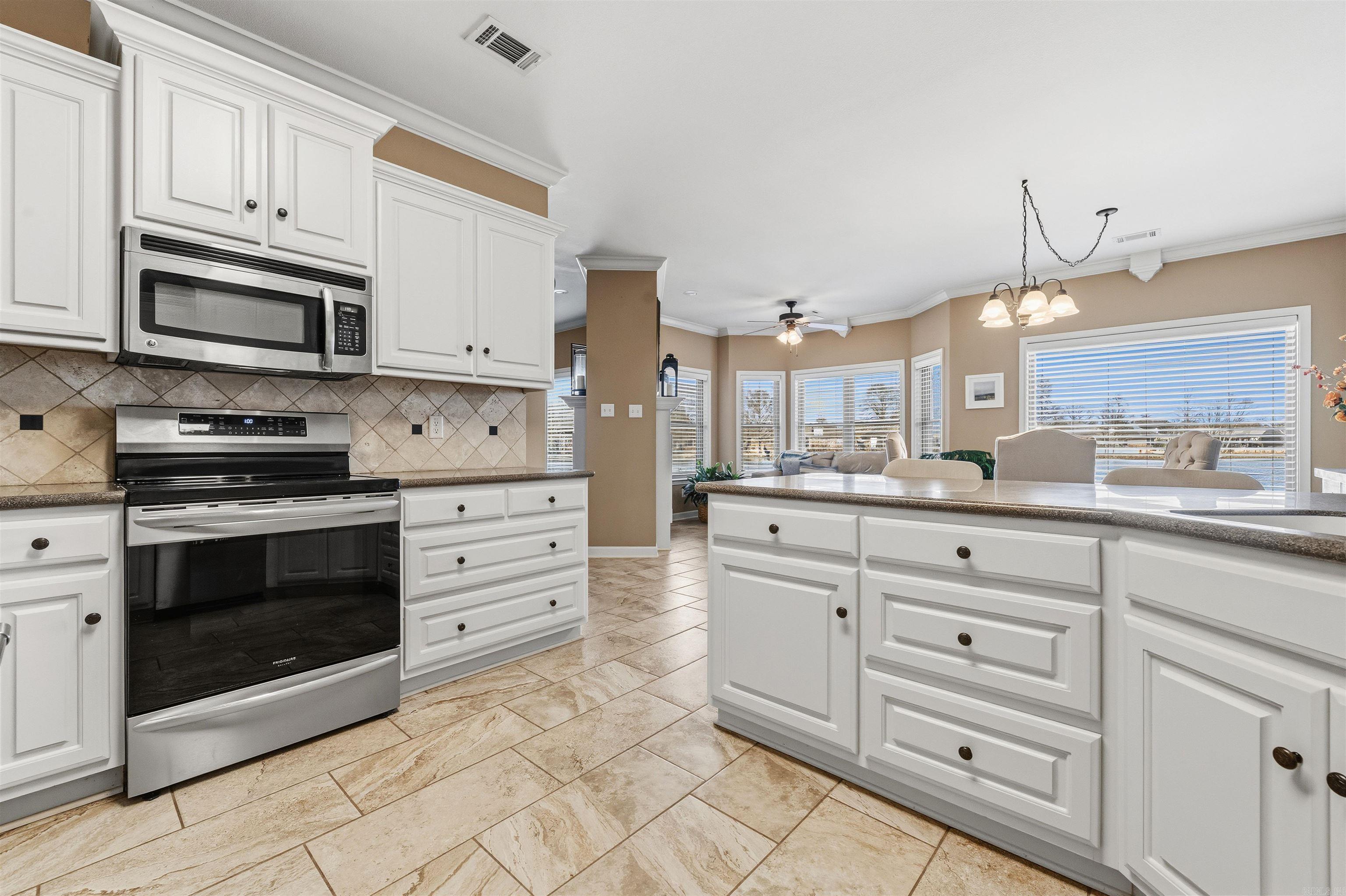 AUSTIN LAKES ON THE BAY ADDN - Residential