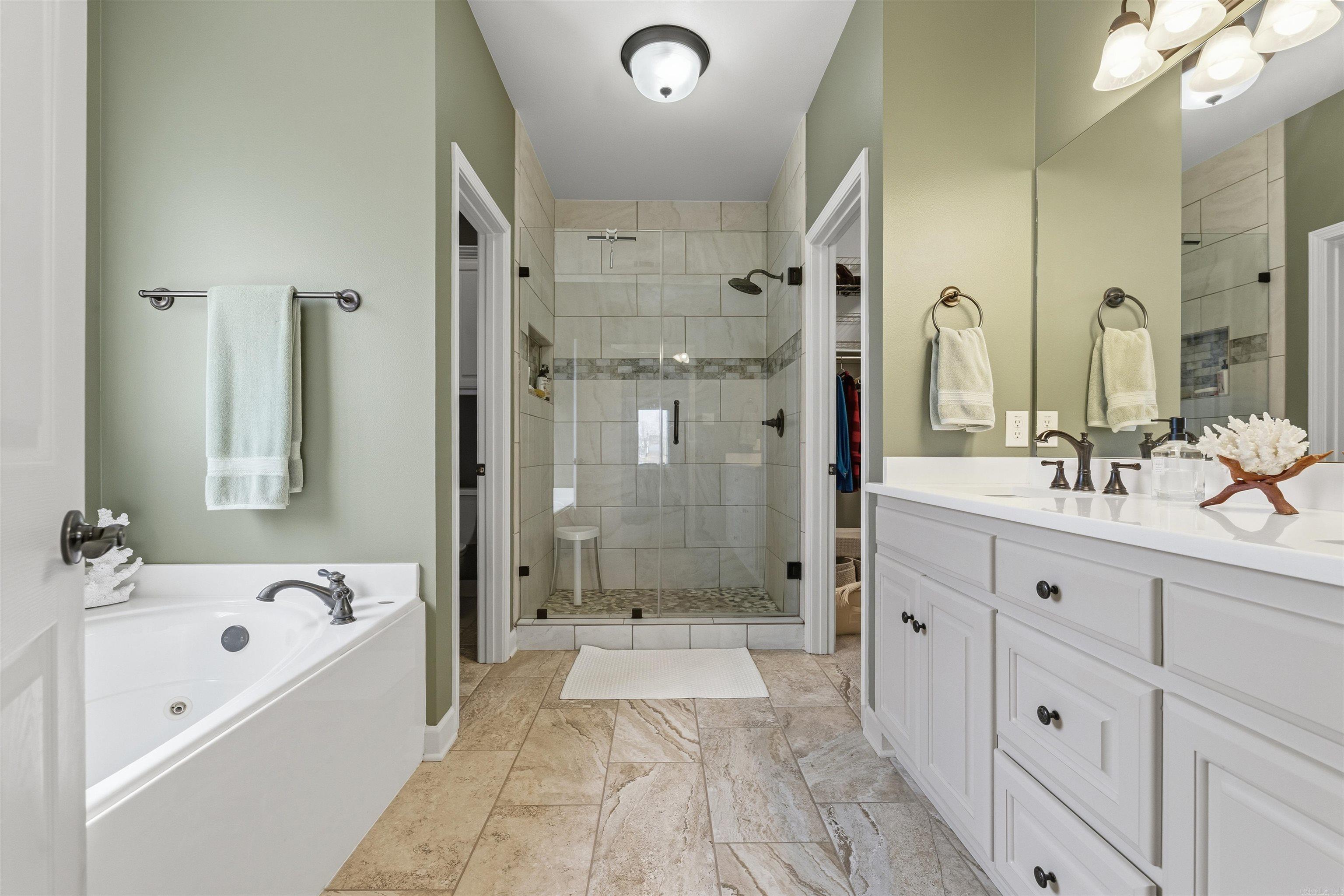 AUSTIN LAKES ON THE BAY ADDN - Residential