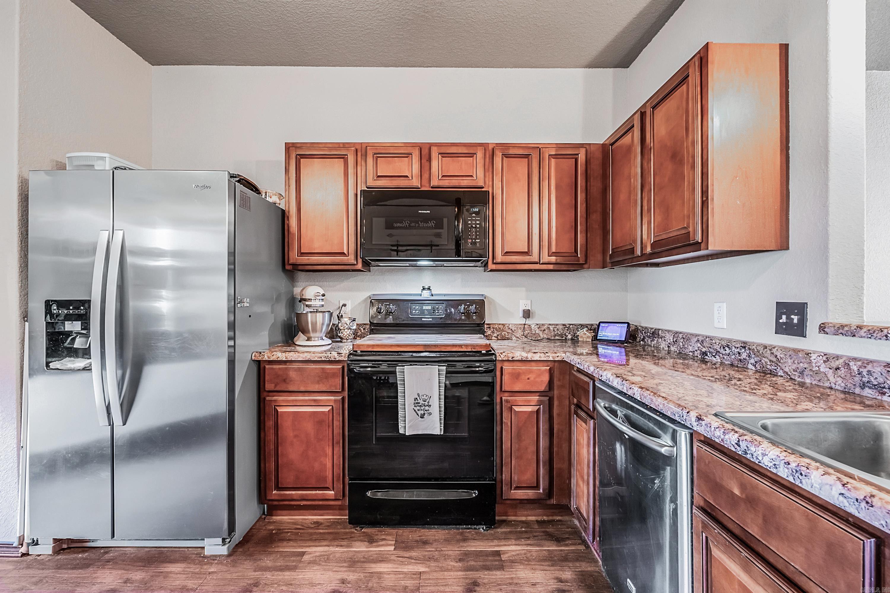 WOODLANDS EDGE - Residential