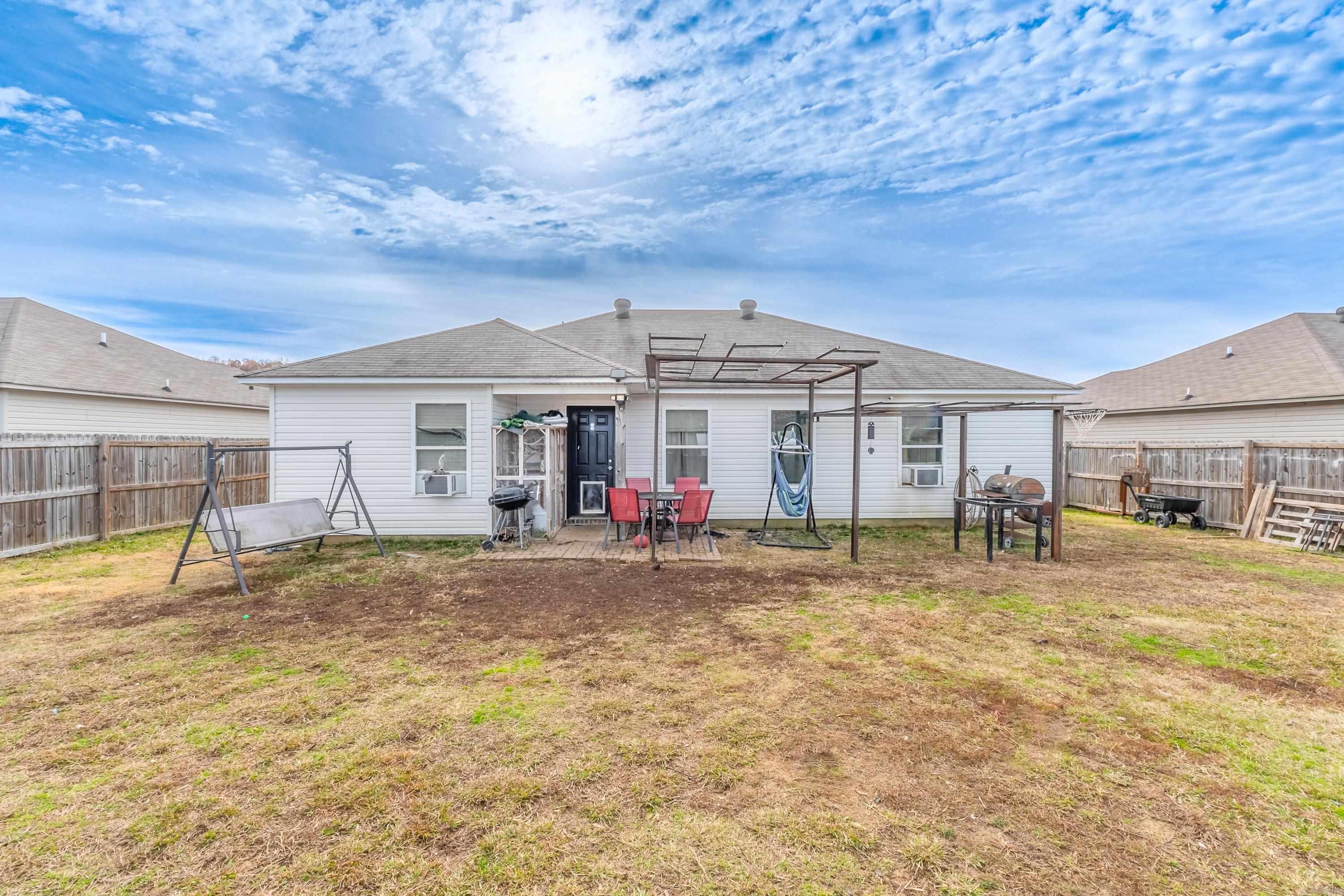 WOODLANDS EDGE - Residential