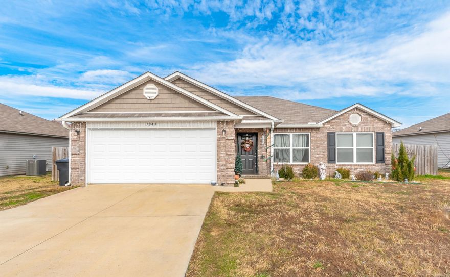 Inviting 3-bed, 2-bath home featuring an open living room and kitchen design with updated lighting and ceiling fans. Enjoy the peace of mind with a transferable builder's warranty. Conveniently situated for easy access to shopping and freeways. A delightful blend of comfort and convenience awaits. Schedule your showing today!