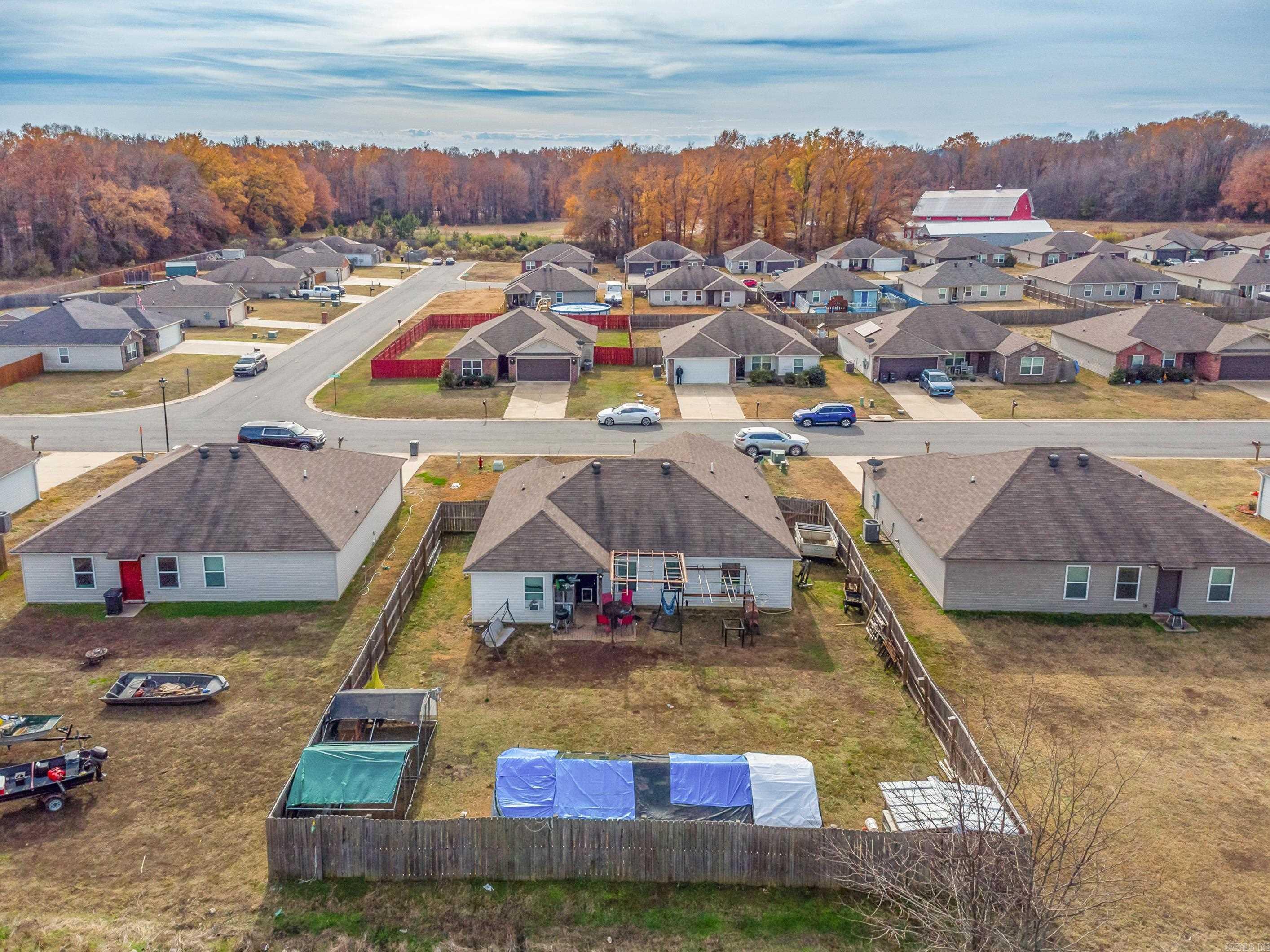 WOODLANDS EDGE - Residential