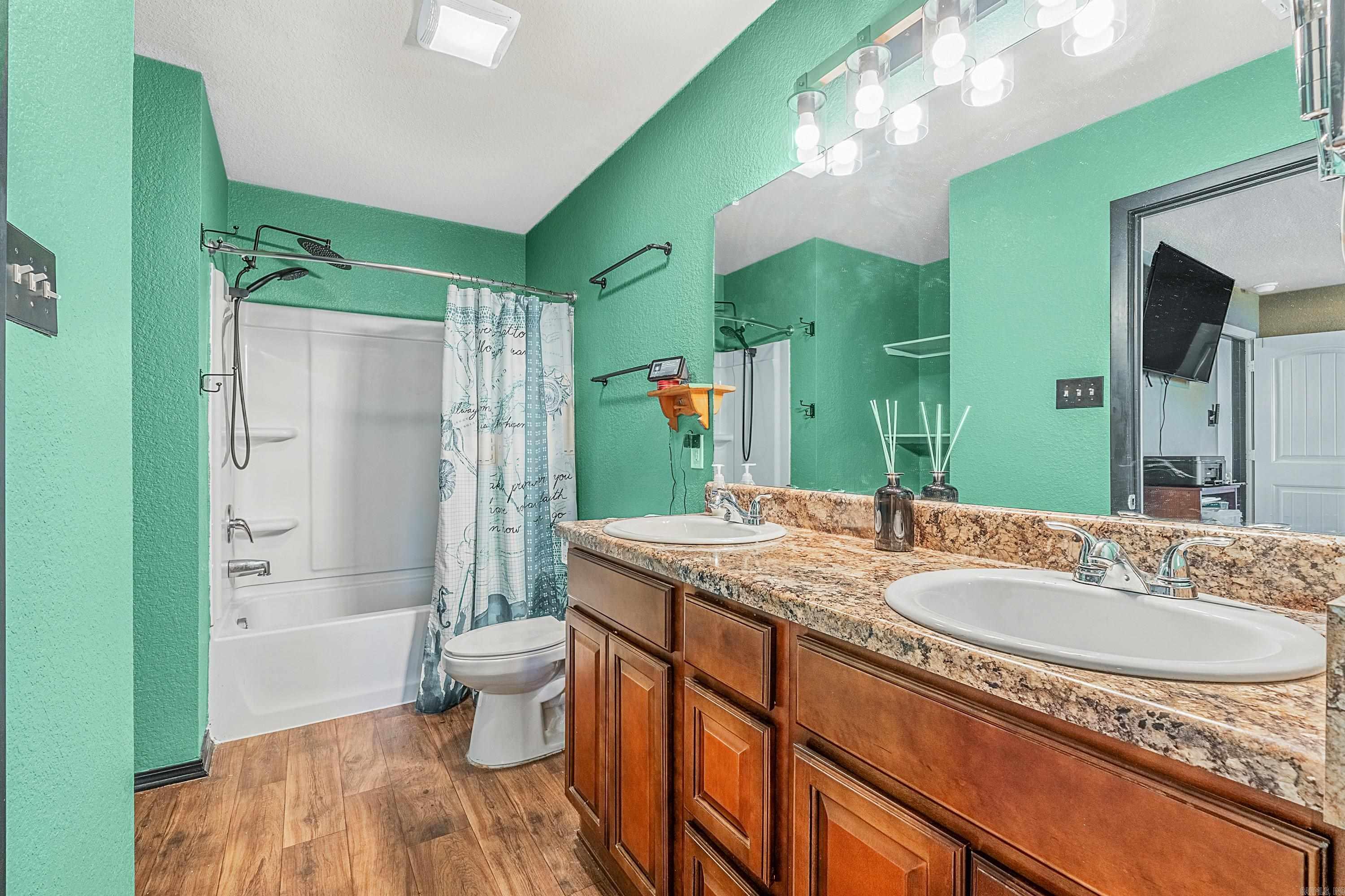 WOODLANDS EDGE - Residential