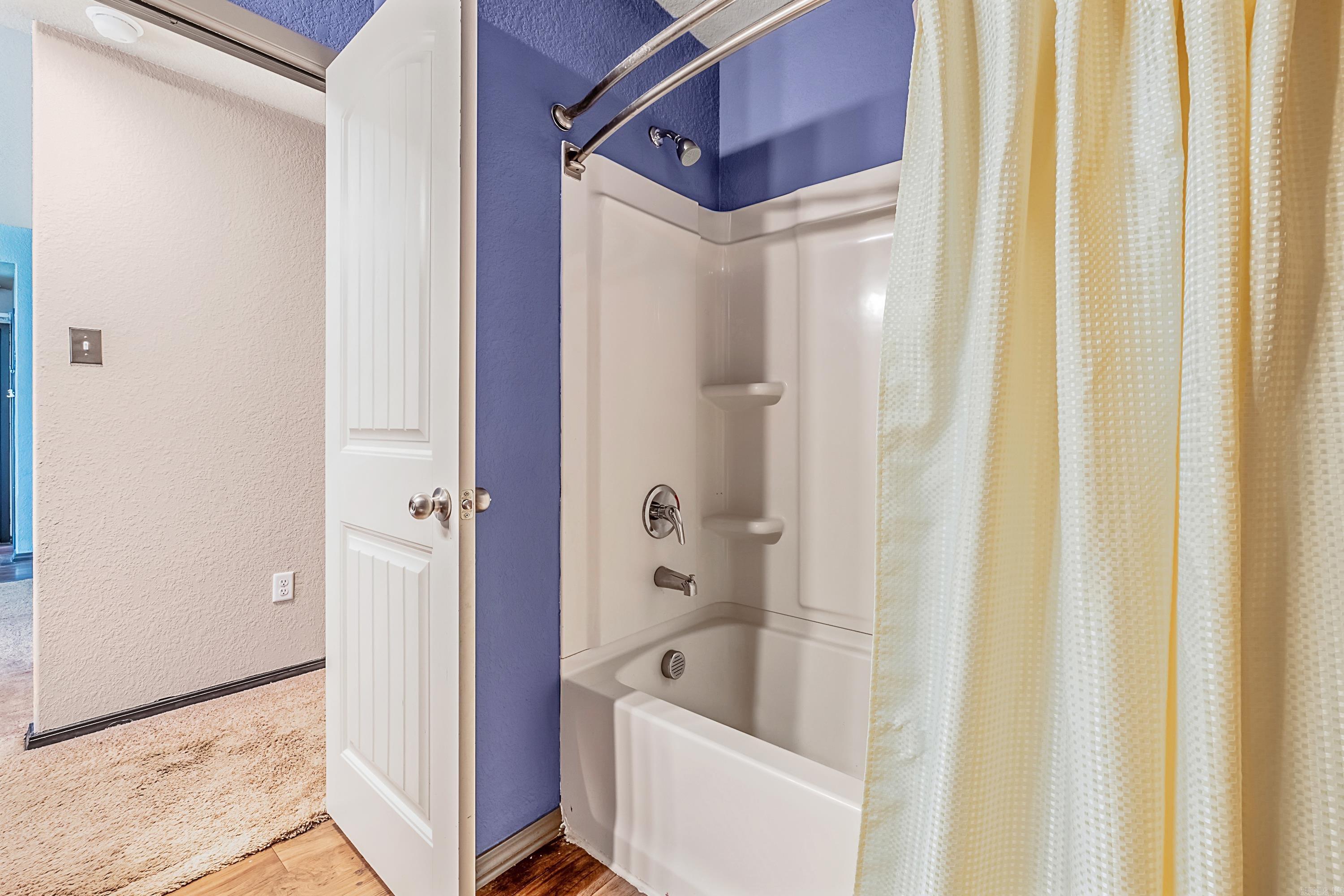 WOODLANDS EDGE - Residential