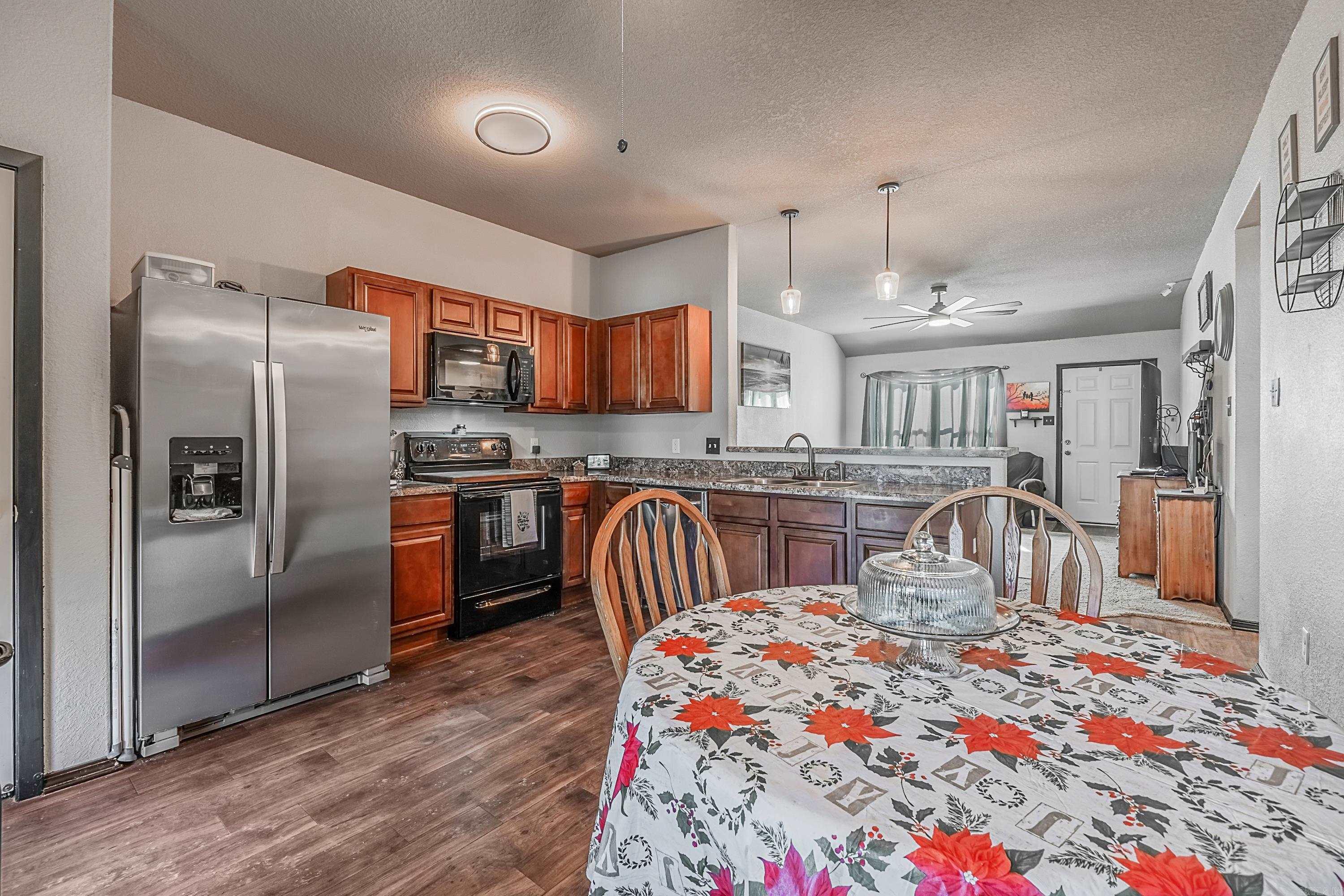 WOODLANDS EDGE - Residential