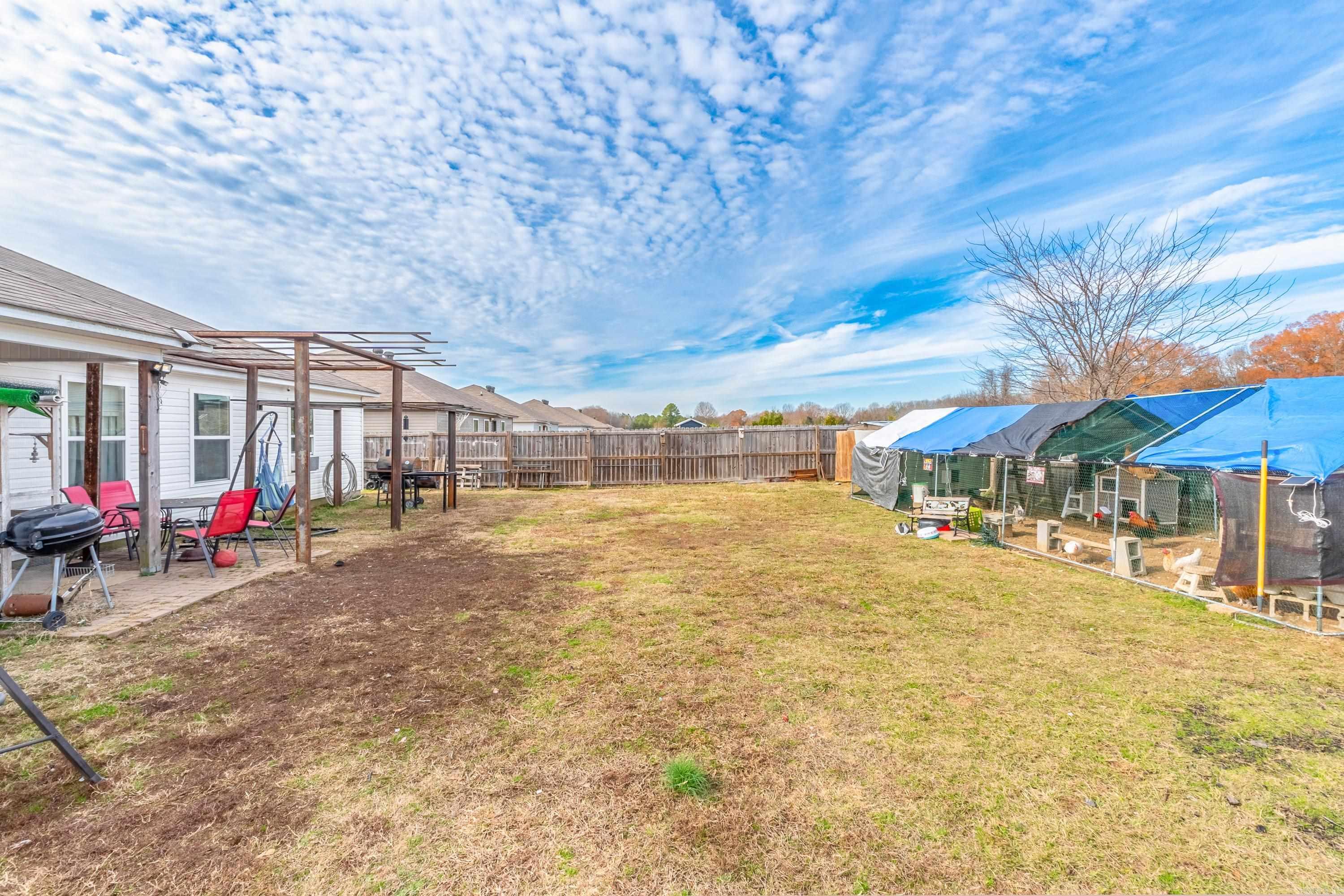 WOODLANDS EDGE - Residential