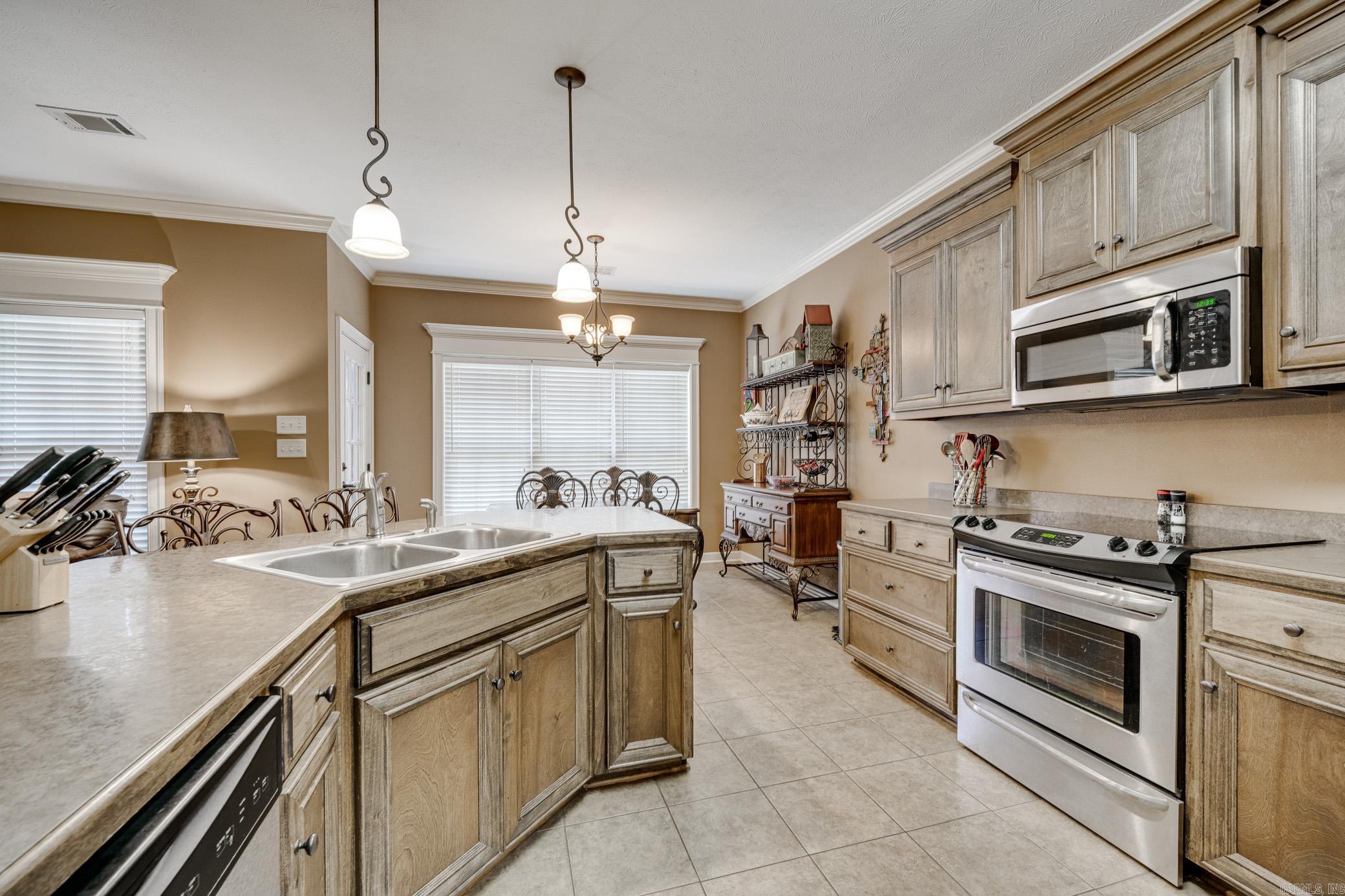 OAK TREE SUB - Residential