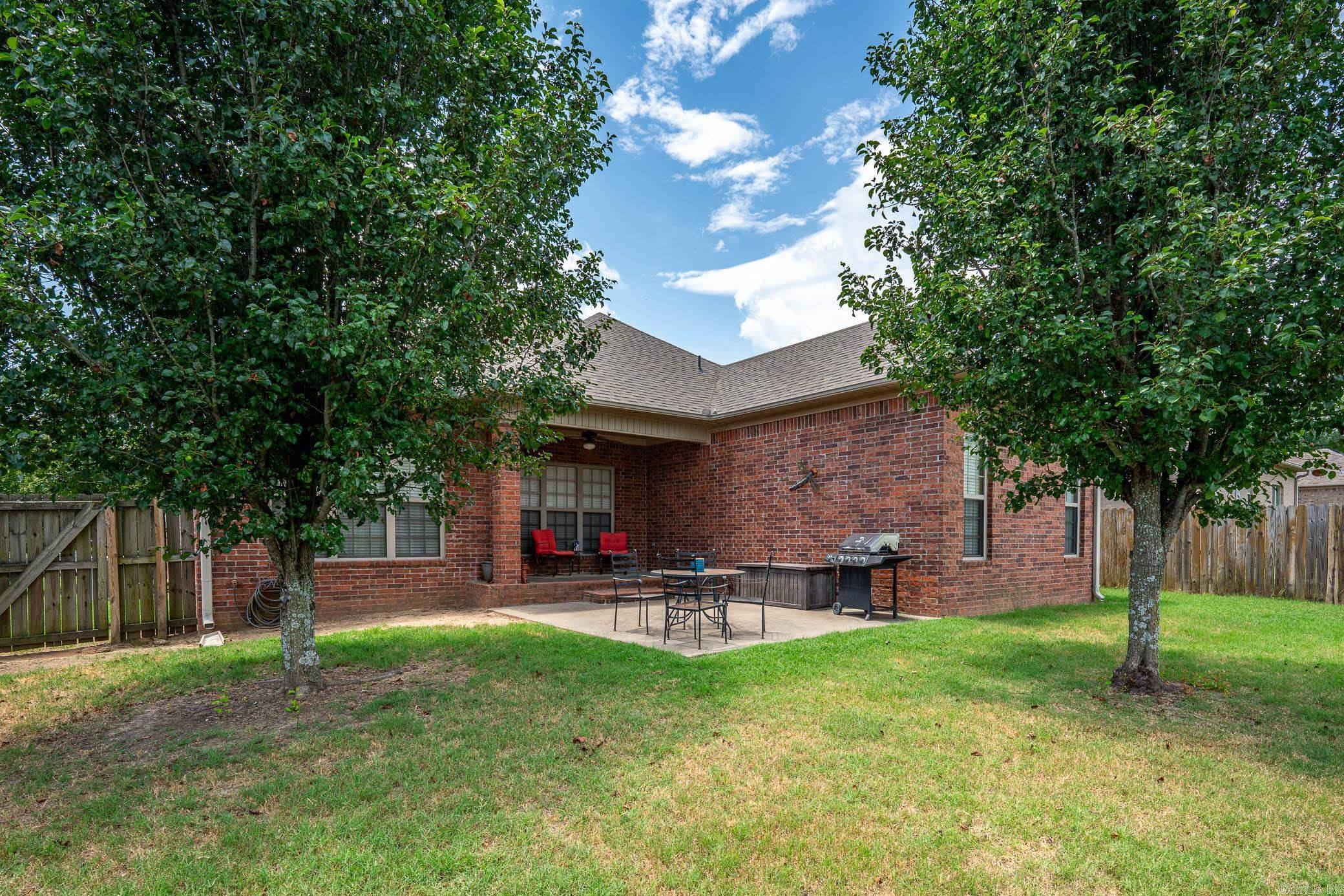 OAK TREE SUB - Residential