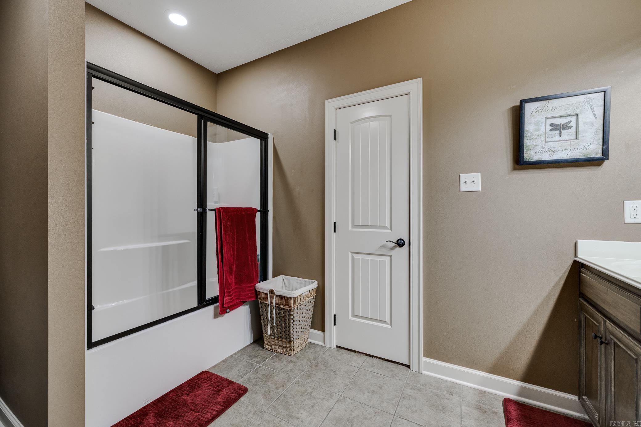 OAK TREE SUB - Residential