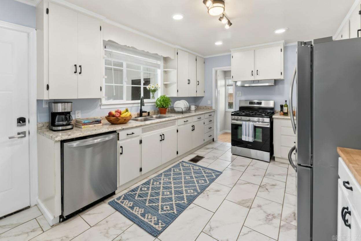 FAIR HILLS - Residential