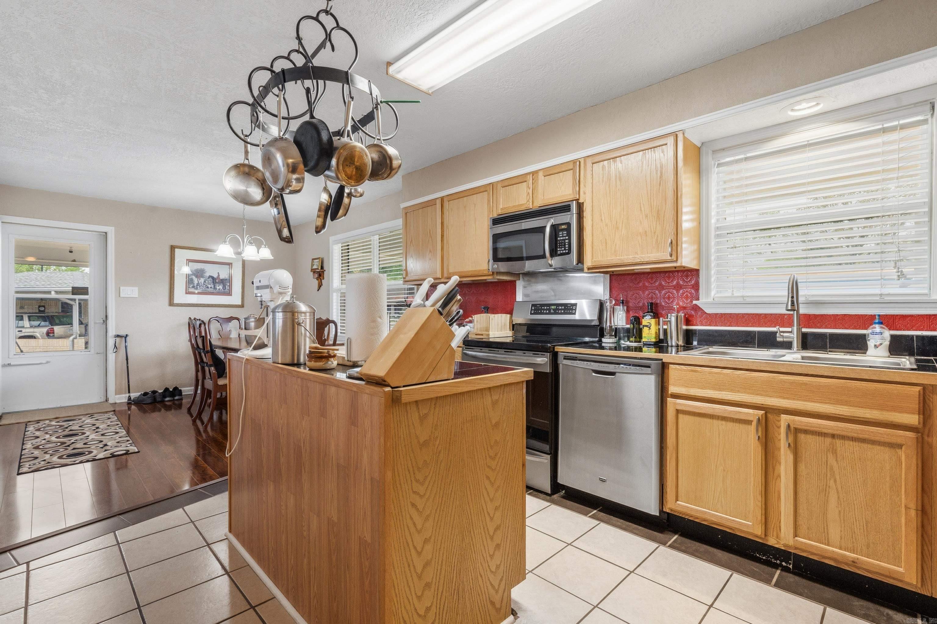 BEVERLY HILLS - Residential